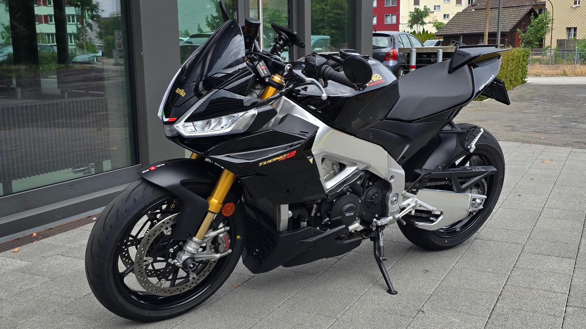 APRILIA Tuono V4 1100 Factory-image-2