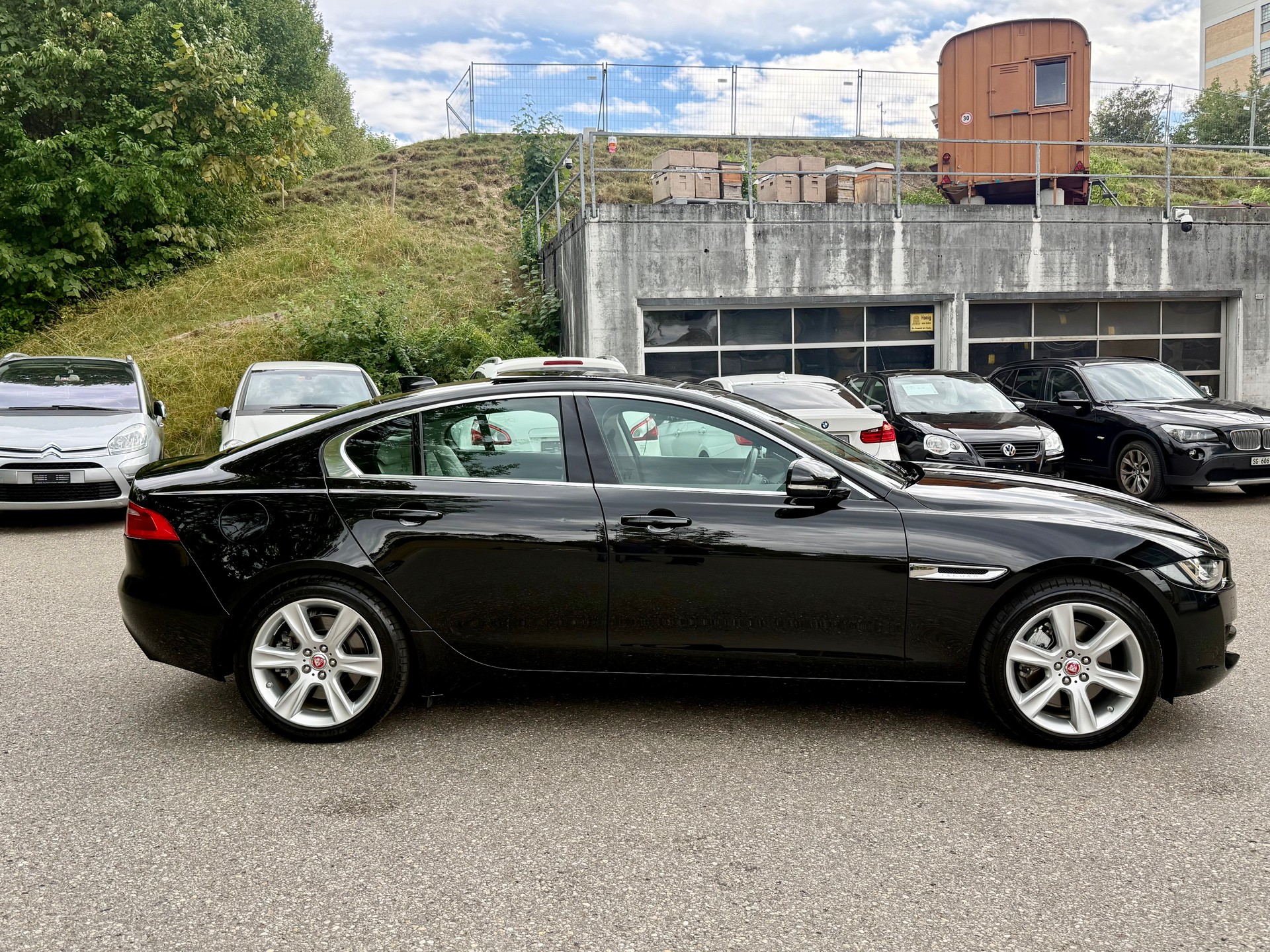 JAGUAR XE 20d Portfolio AWD Automat-image-5