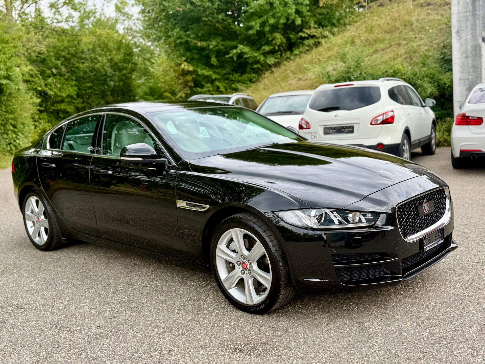 JAGUAR XE 20d Portfolio AWD Automat-image-13