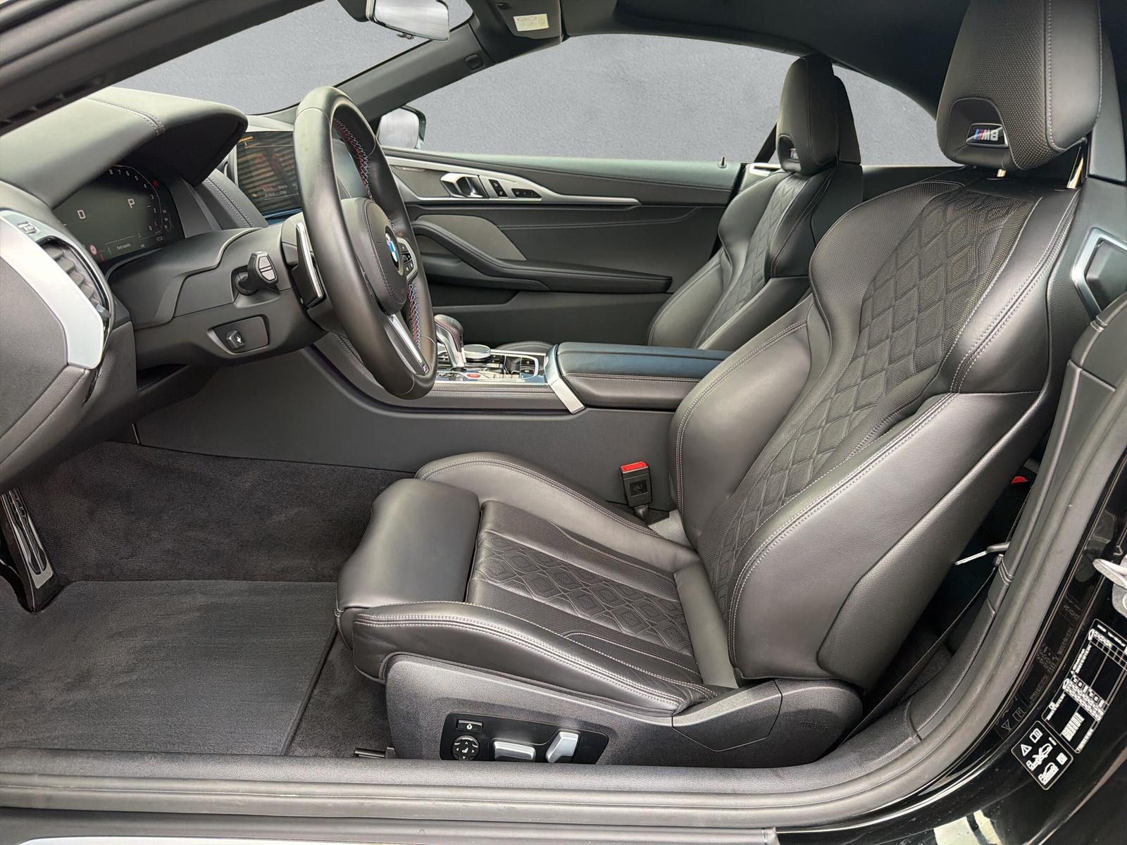 BMW M8 Competition xDrive Cabriolet-image-11