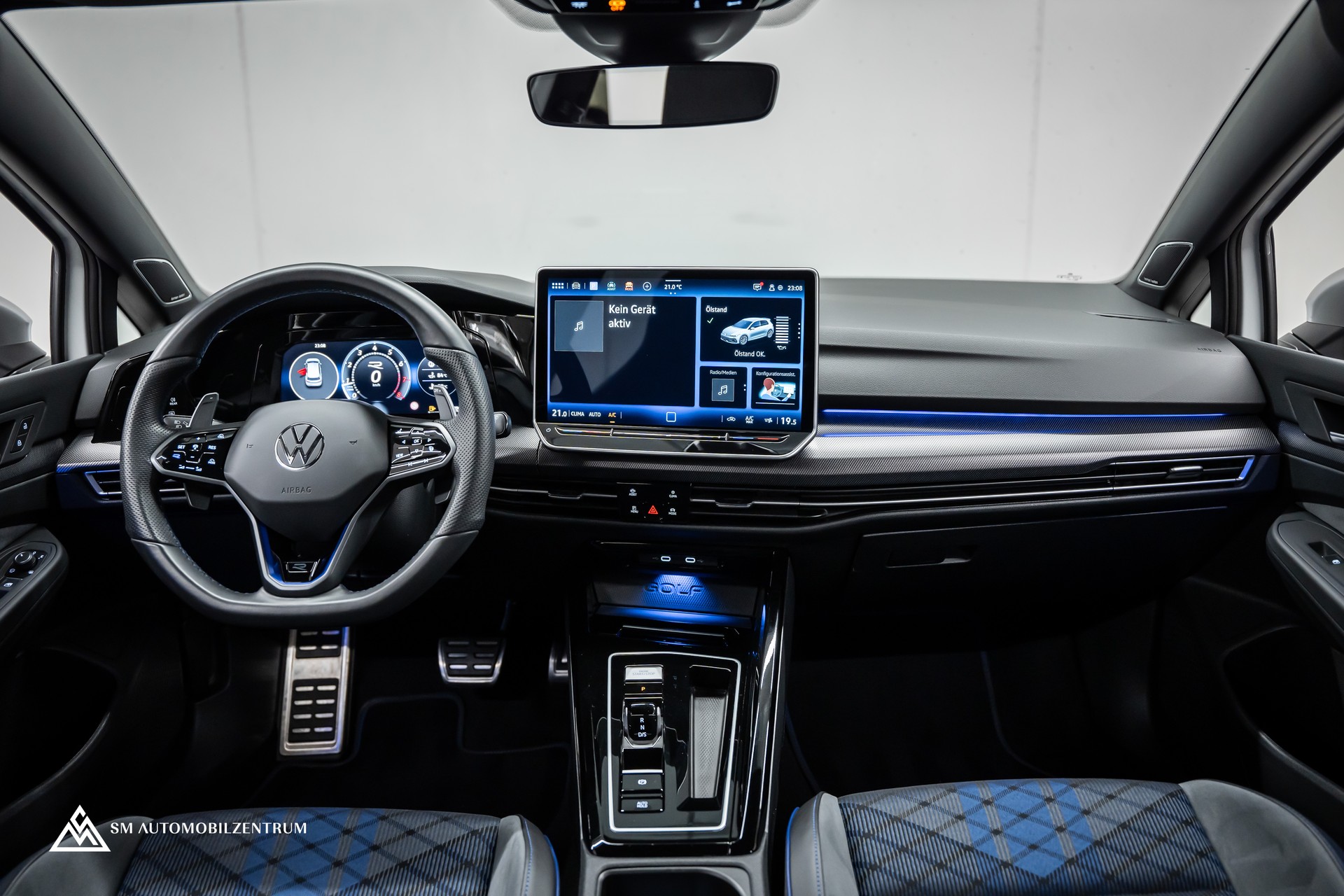 VW Golf VIII 2.0 TSI R DSG 4motion R-Performance / Facelift / Harman&Kardon / 19'' Estoril Räder / Rückfahrkamera-image-16
