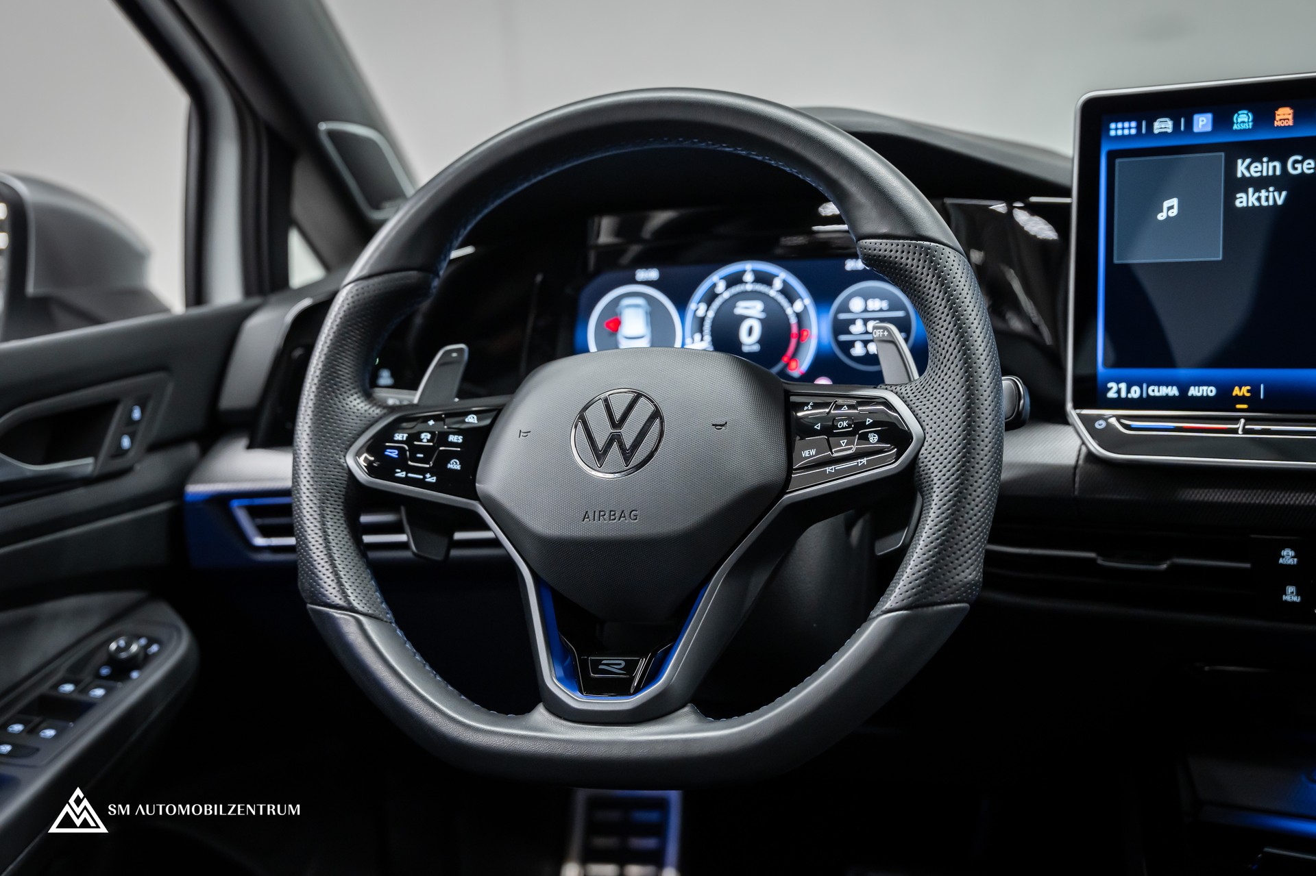 VW Golf VIII 2.0 TSI R DSG 4motion R-Performance / Facelift / Harman&Kardon / 19'' Estoril Räder / Rückfahrkamera-image-25