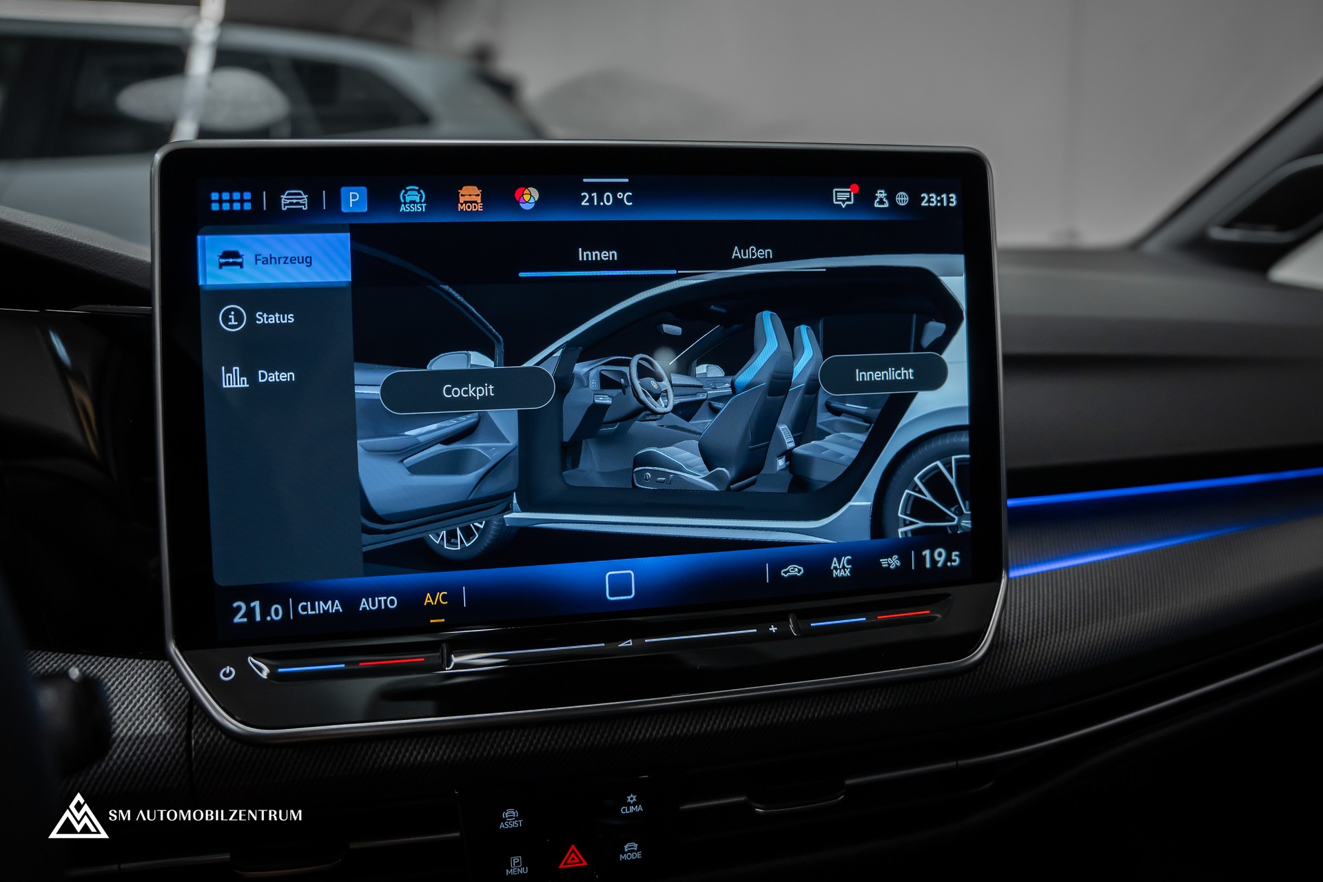 VW Golf VIII 2.0 TSI R DSG 4motion R-Performance / Facelift / Harman&Kardon / 19'' Estoril Räder / Rückfahrkamera-image-39