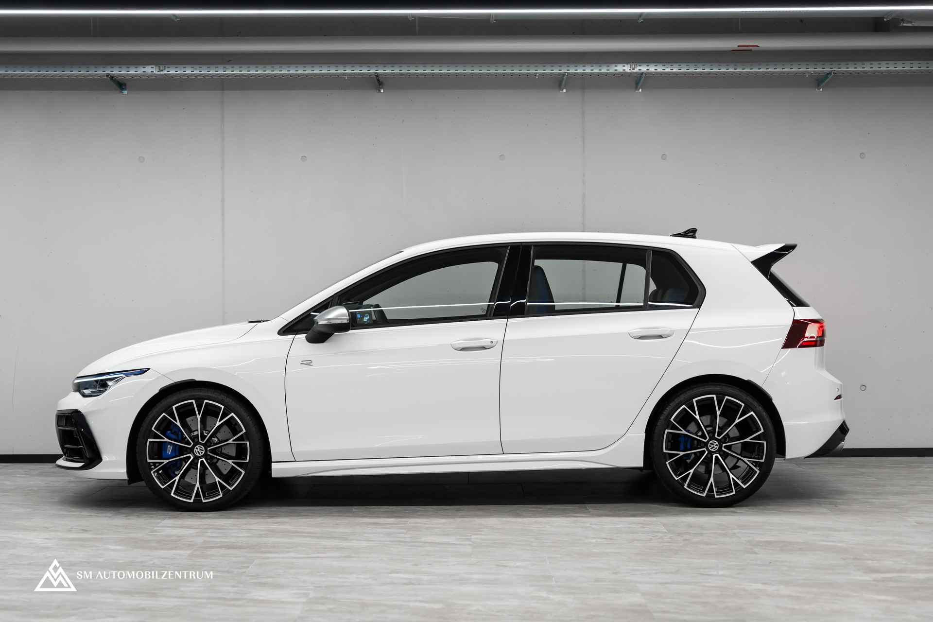 VW Golf VIII 2.0 TSI R DSG 4motion R-Performance / Facelift / Harman&Kardon / 19'' Estoril Räder / Rückfahrkamera-image-6