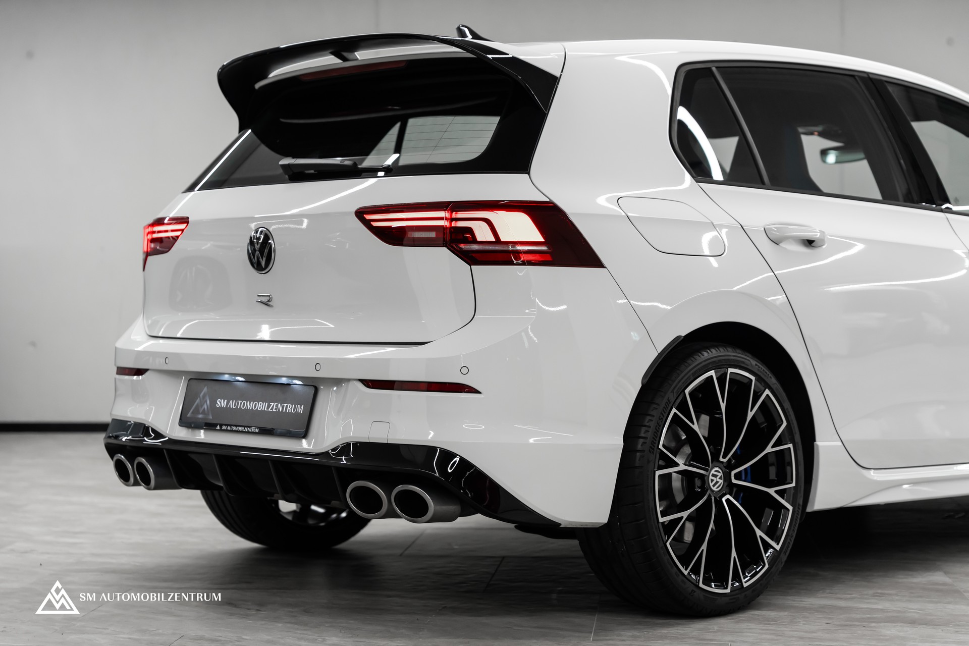 VW Golf VIII 2.0 TSI R DSG 4motion R-Performance / Facelift / Harman&Kardon / 19'' Estoril Räder / Rückfahrkamera-image-10