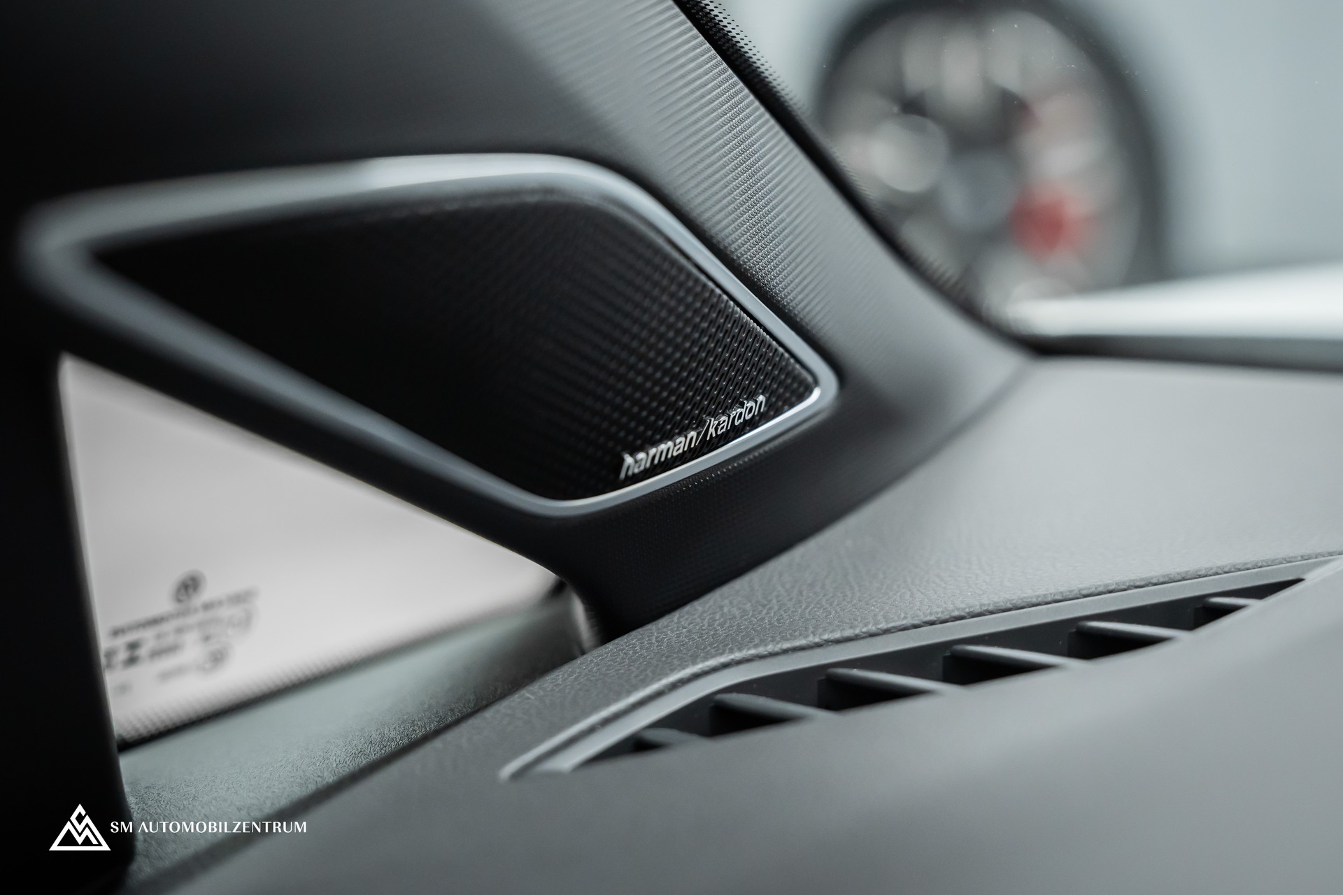 VW Golf VIII 2.0 TSI R DSG 4motion R-Performance / Facelift / Harman&Kardon / 19'' Estoril Räder / Rückfahrkamera-image-28