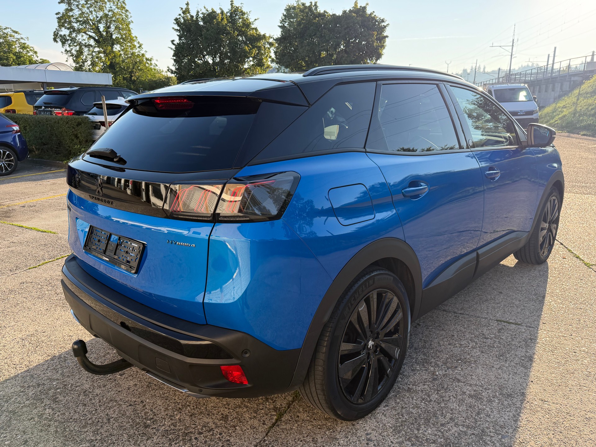 PEUGEOT 3008 300e Hybrid4 GT Pack EAT8-showroom-element-3