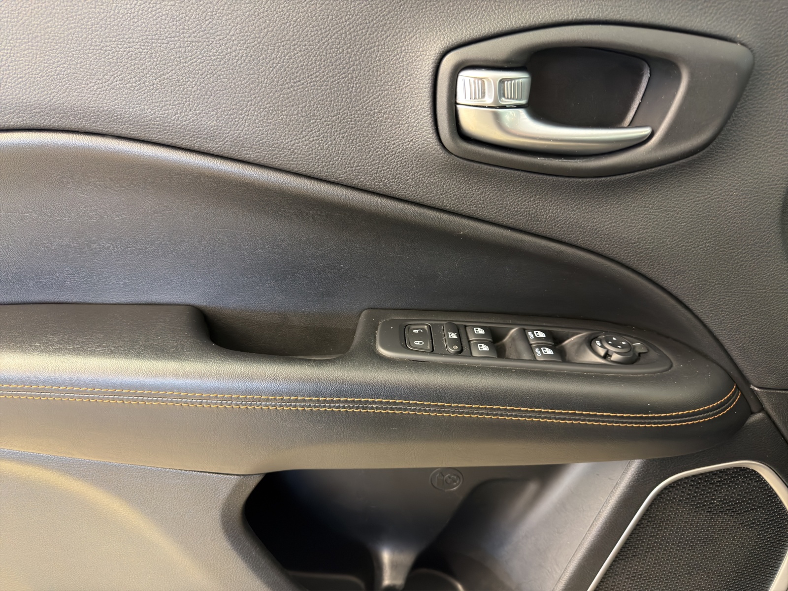 JEEP Compass 1.4 T Limited AWD-image-14