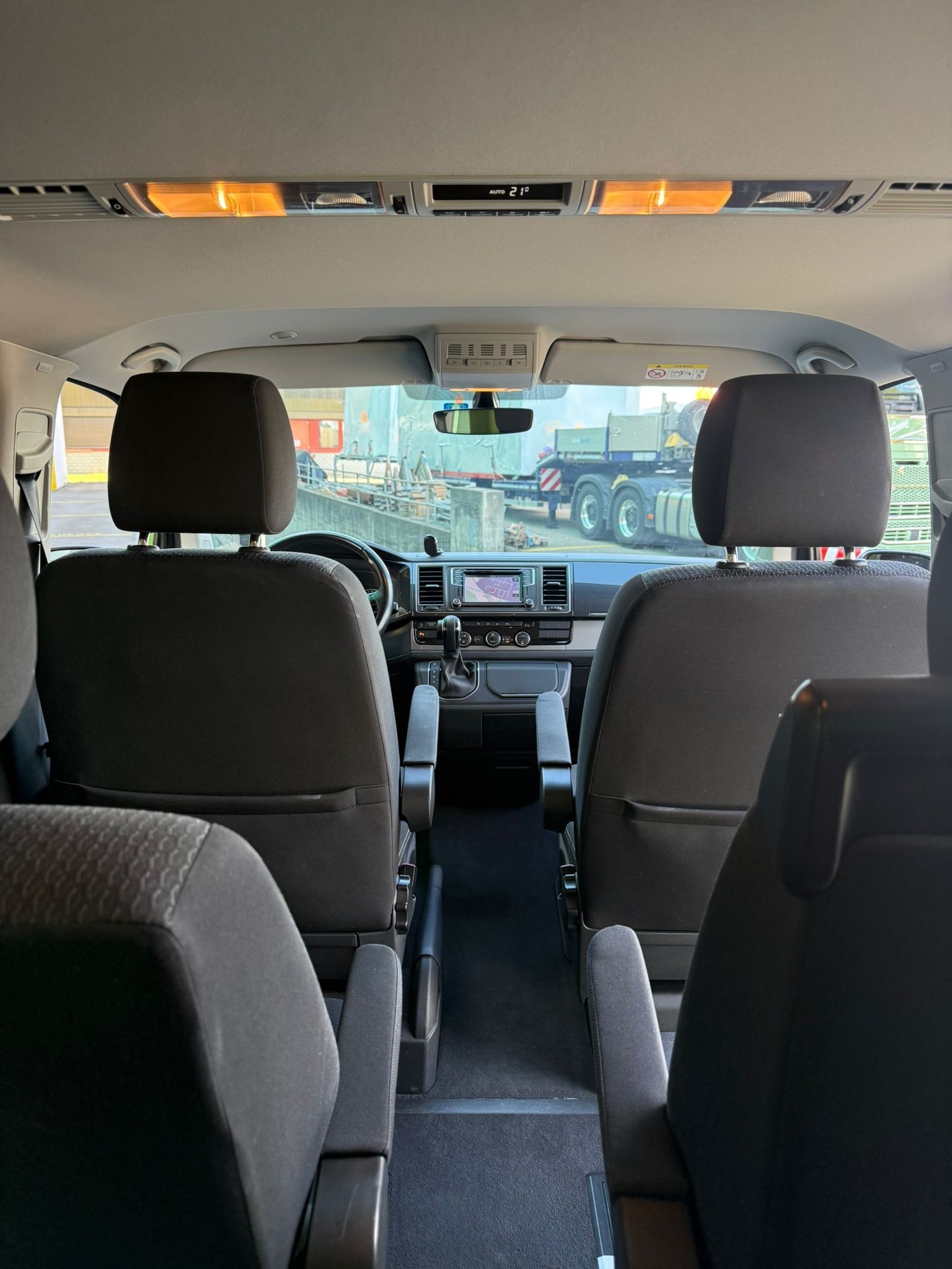 VW T6 Multivan 2.0 TDI Comfort. '70 Jahre Bulli' DSG-image-10