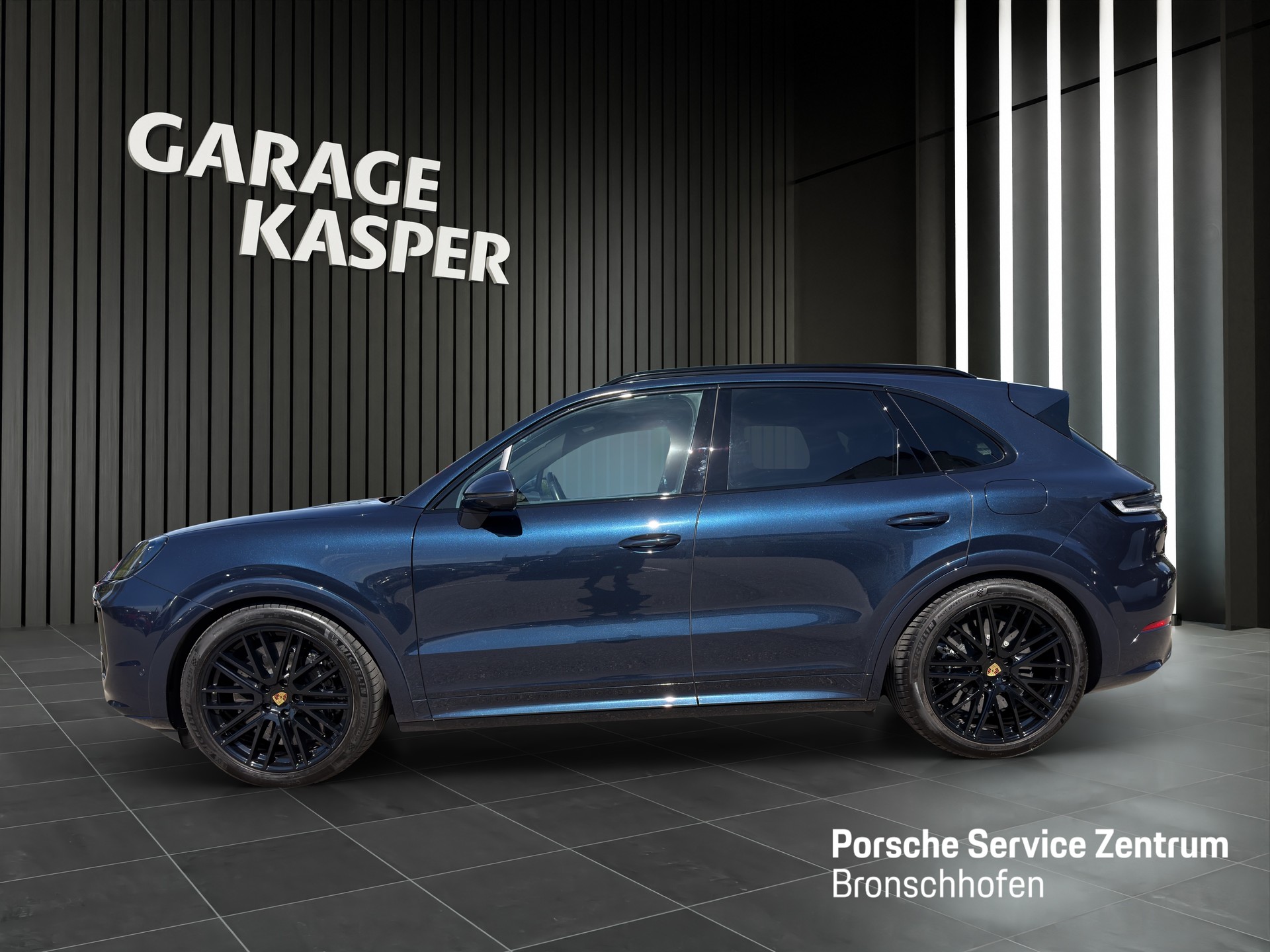 PORSCHE Cayenne 4.0 V8 Turbo E-Hybrid-showroom-element-1