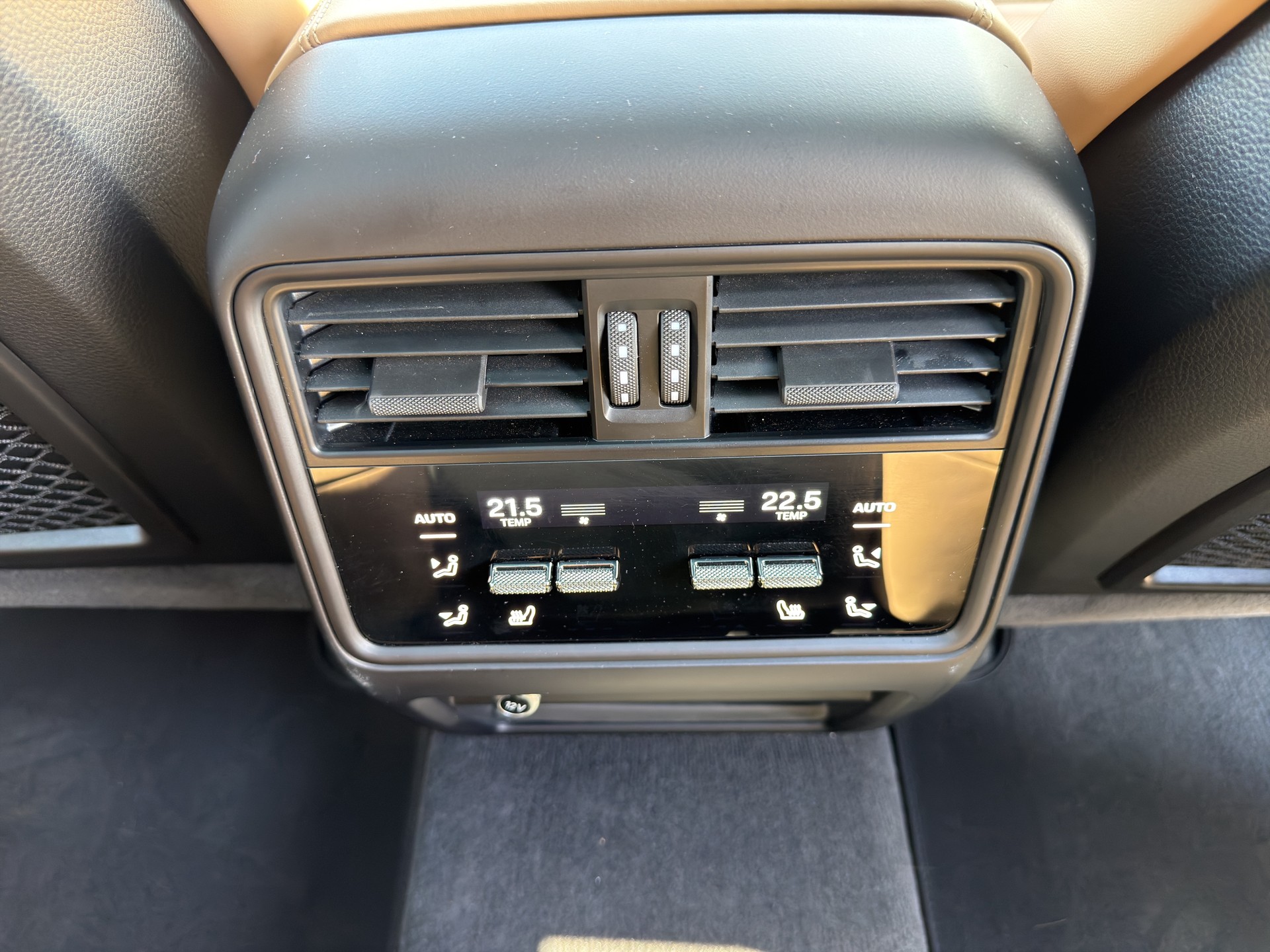 PORSCHE Cayenne 4.0 V8 Turbo E-Hybrid-image-26