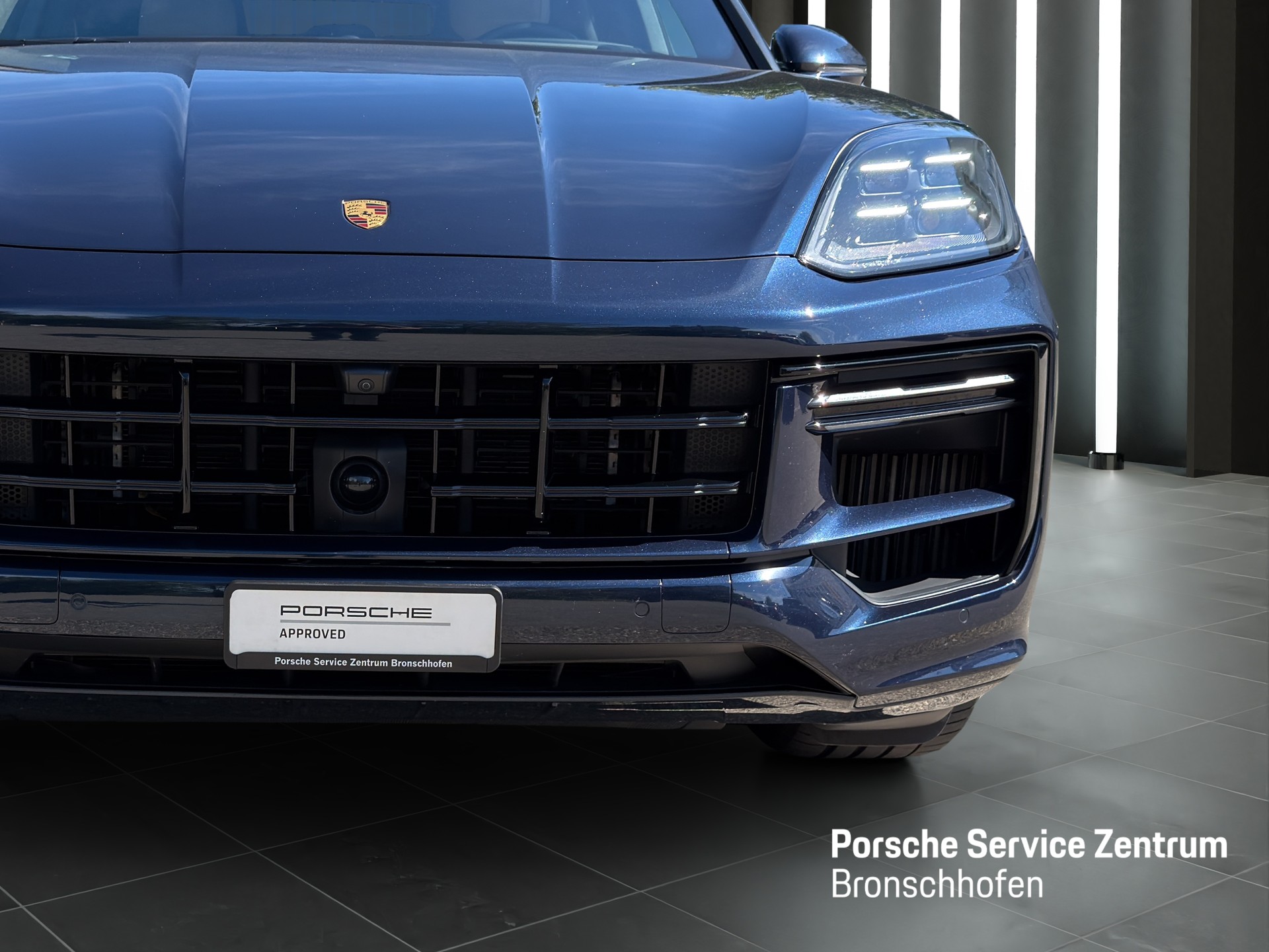 PORSCHE Cayenne 4.0 V8 Turbo E-Hybrid-image-8