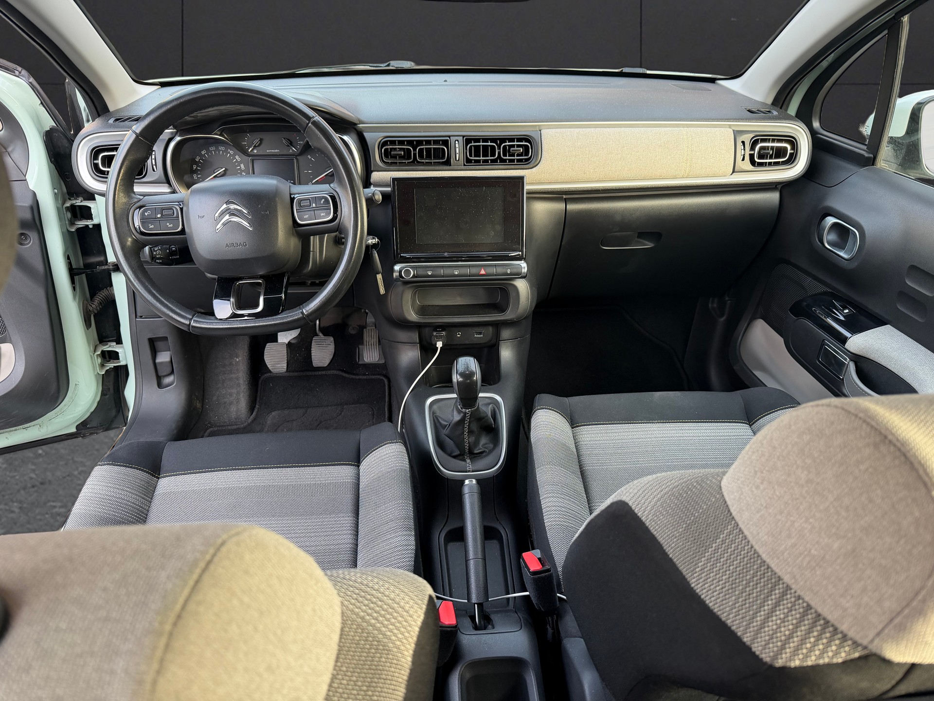 CITROEN C3 1.2i PureTech Shine-image-8