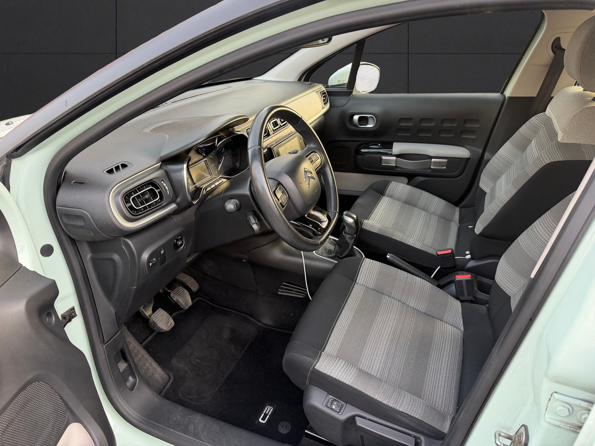 CITROEN C3 1.2i PureTech Shine-image-7
