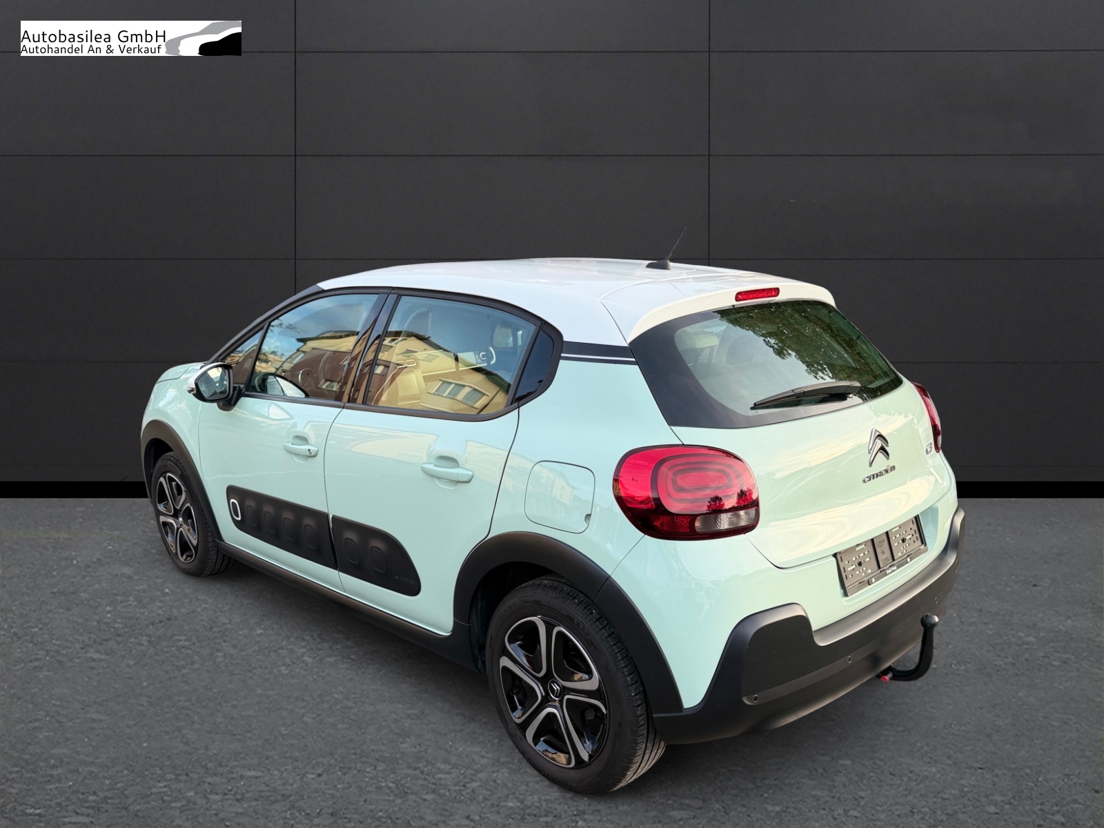 CITROEN C3 1.2i PureTech Shine-showroom-element-2