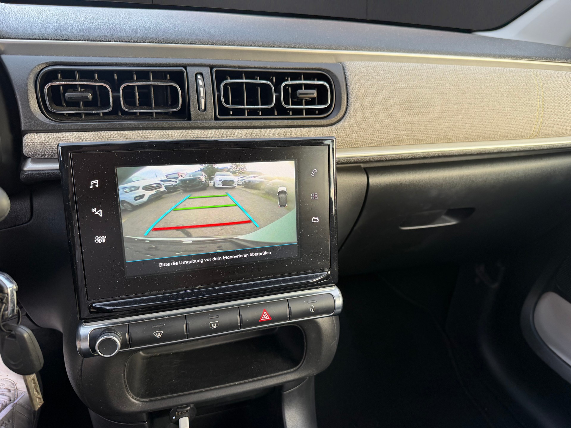 CITROEN C3 1.2i PureTech Shine-image-10