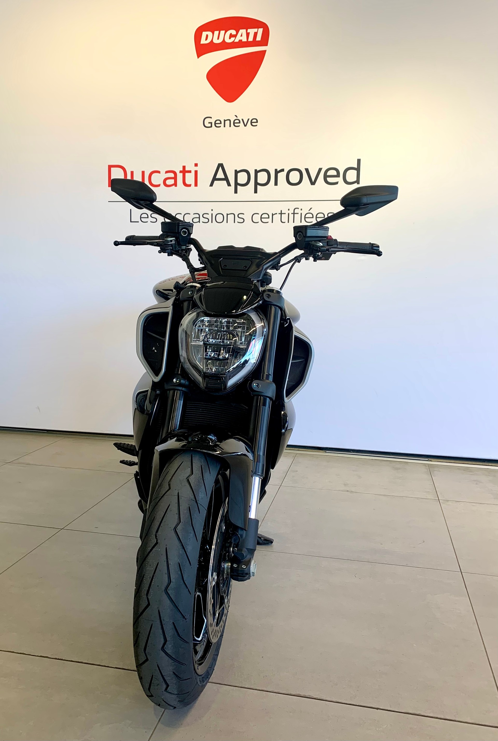 DUCATI Diavel V4-image-2