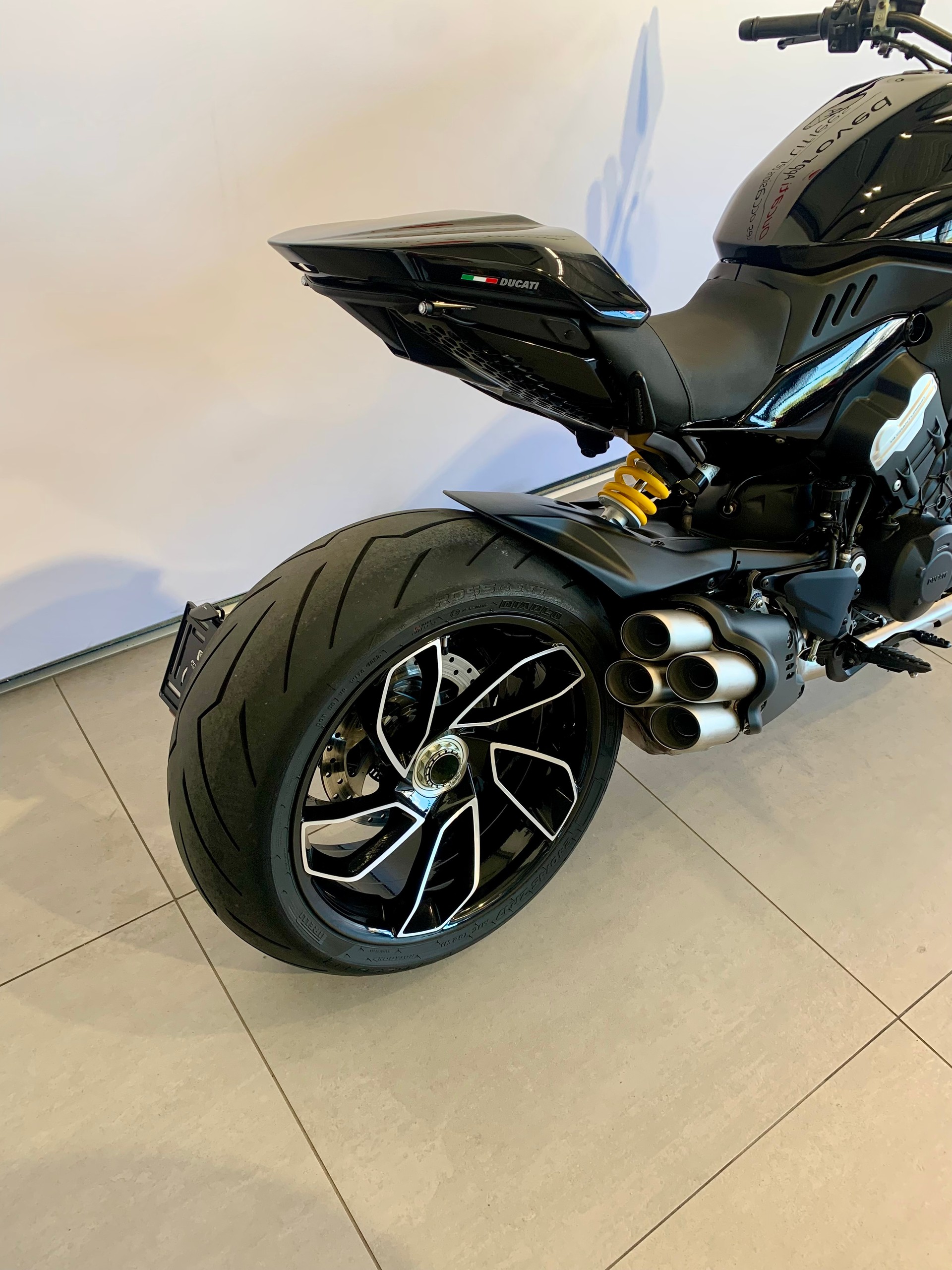 DUCATI Diavel V4-image-8