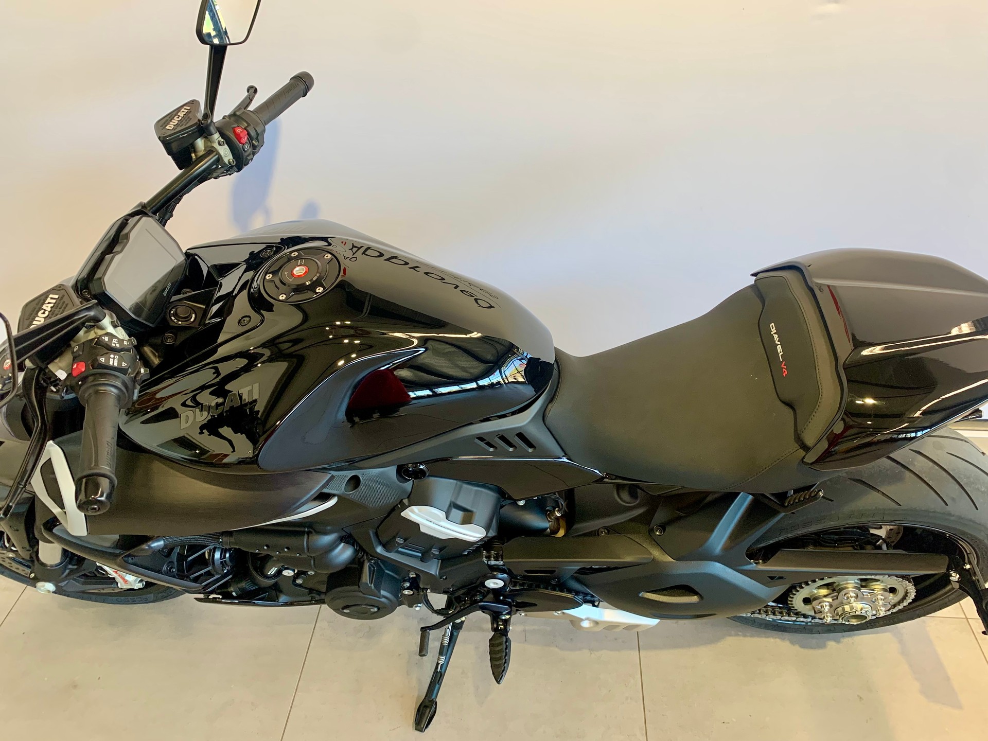 DUCATI Diavel V4-image-7