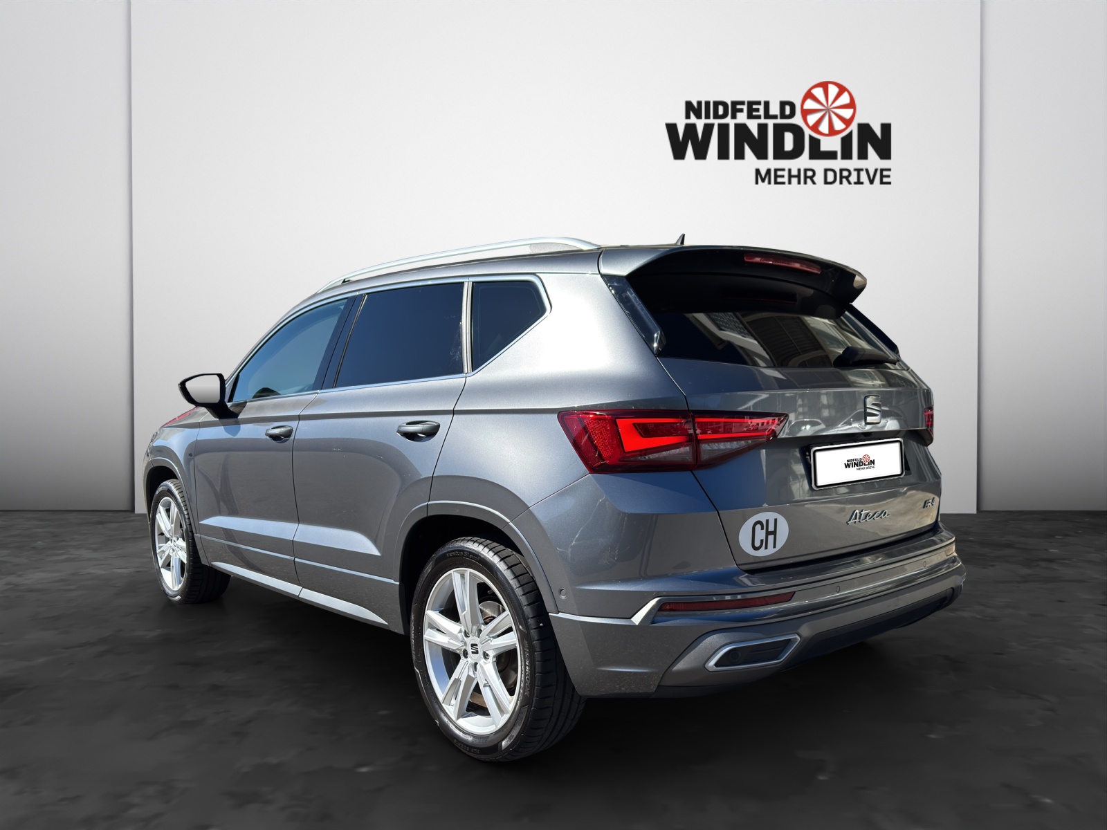 SEAT Ateca-showroom-element-2