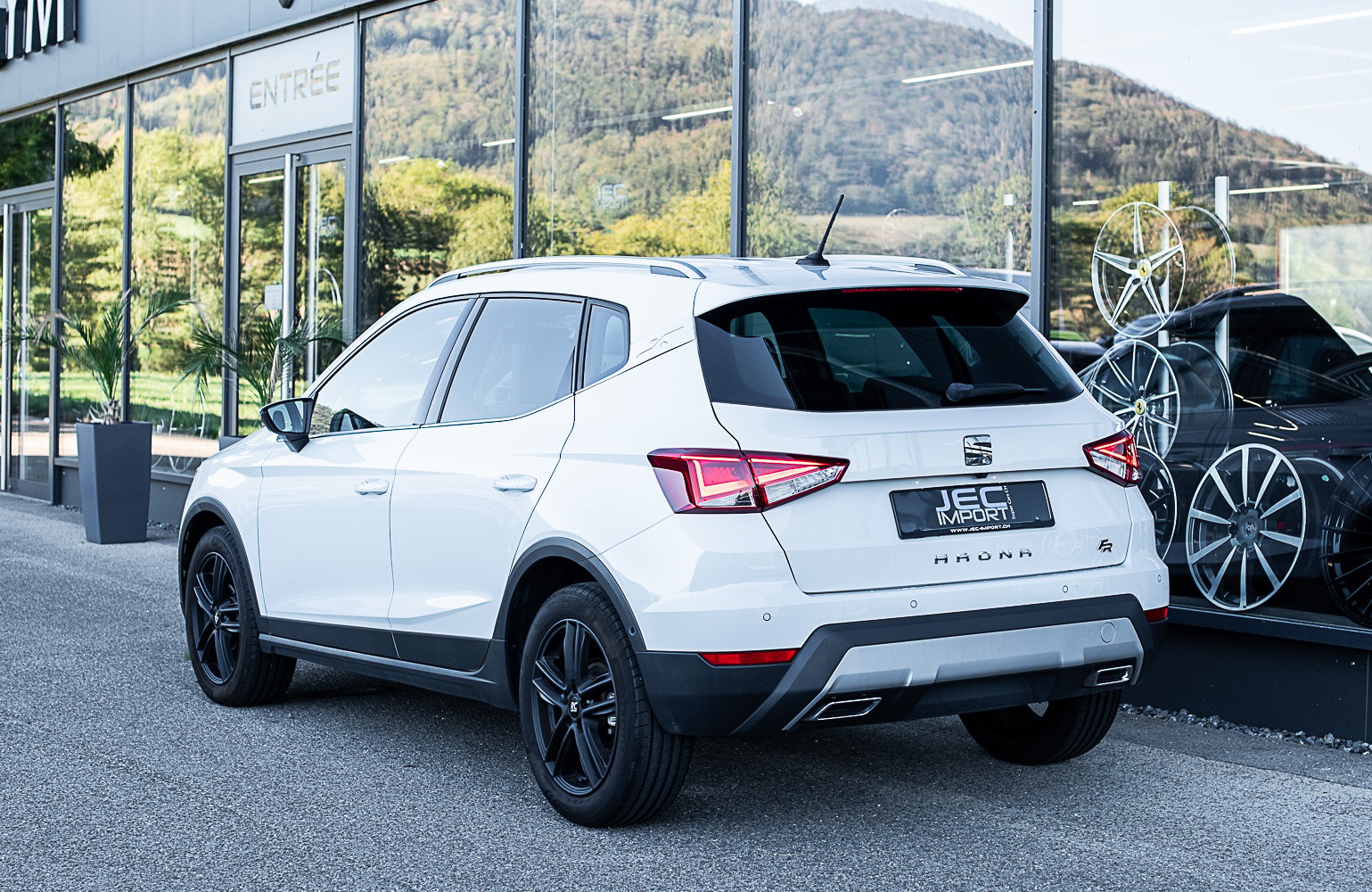 SEAT Arona 1.0TSI SWISS FR-showroom-element-3