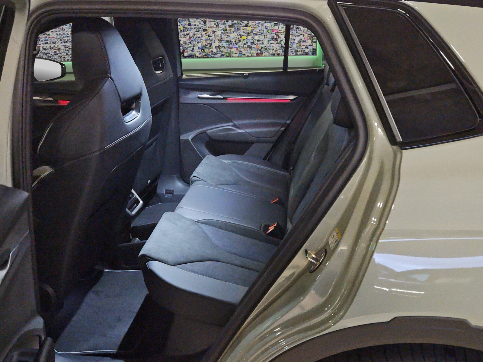 SKODA Elroq 85x Sportline 4x4-image-9