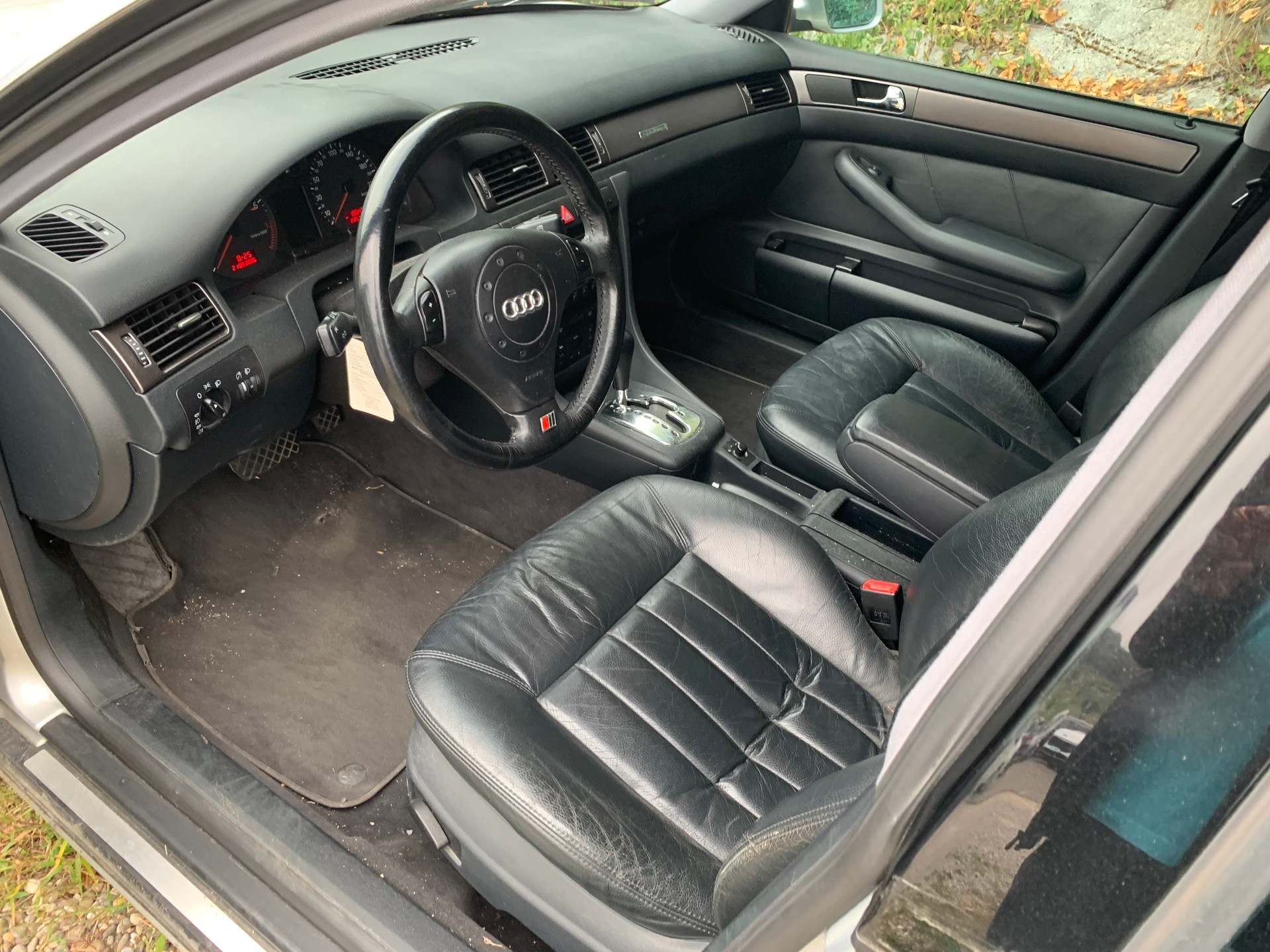 AUDI A6 Avant 2.8 quattro Advance-image-9