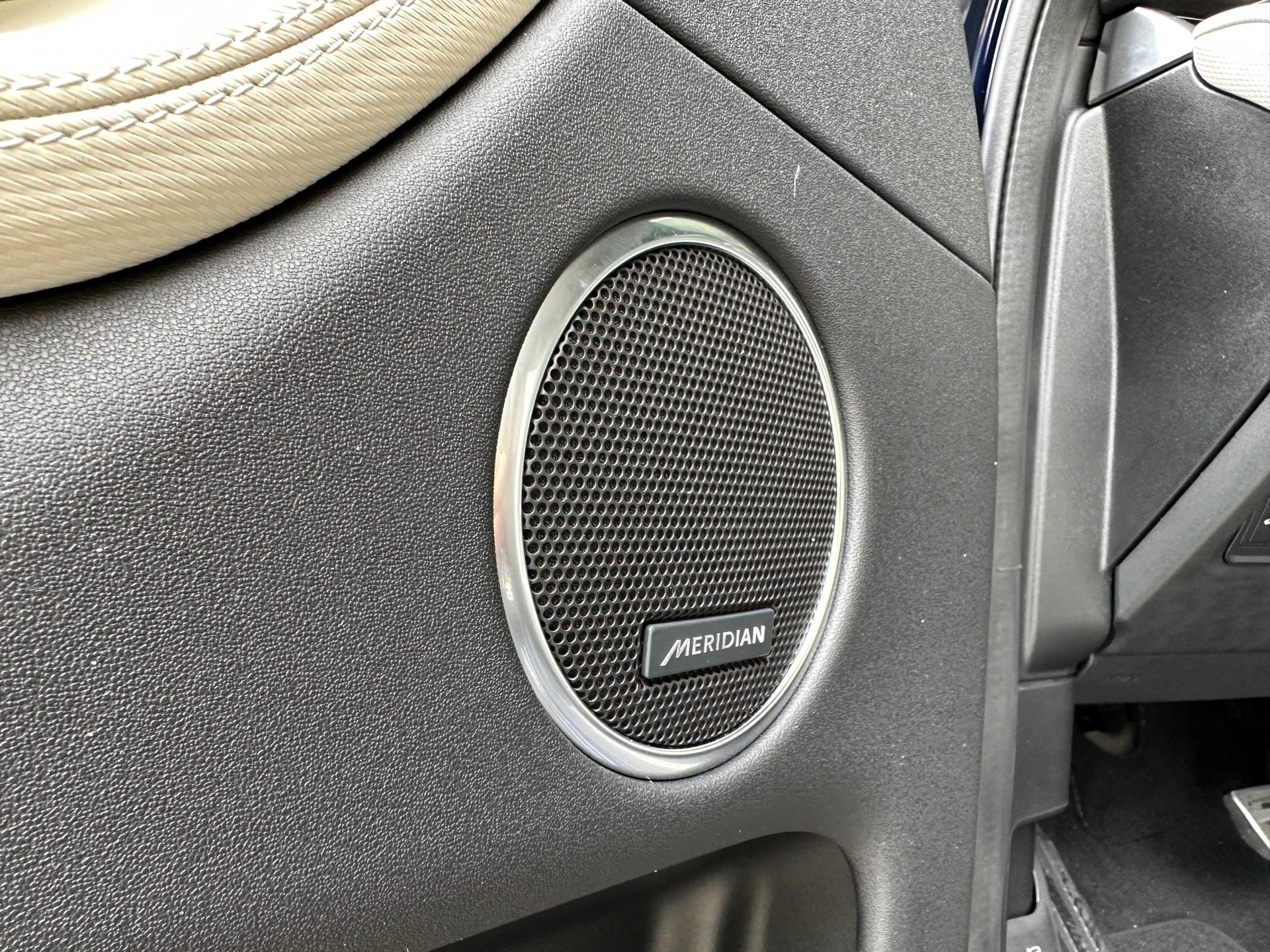LAND ROVER Discovery Sport R Dyn P300e 1.5 PHEV S AT8-image-10