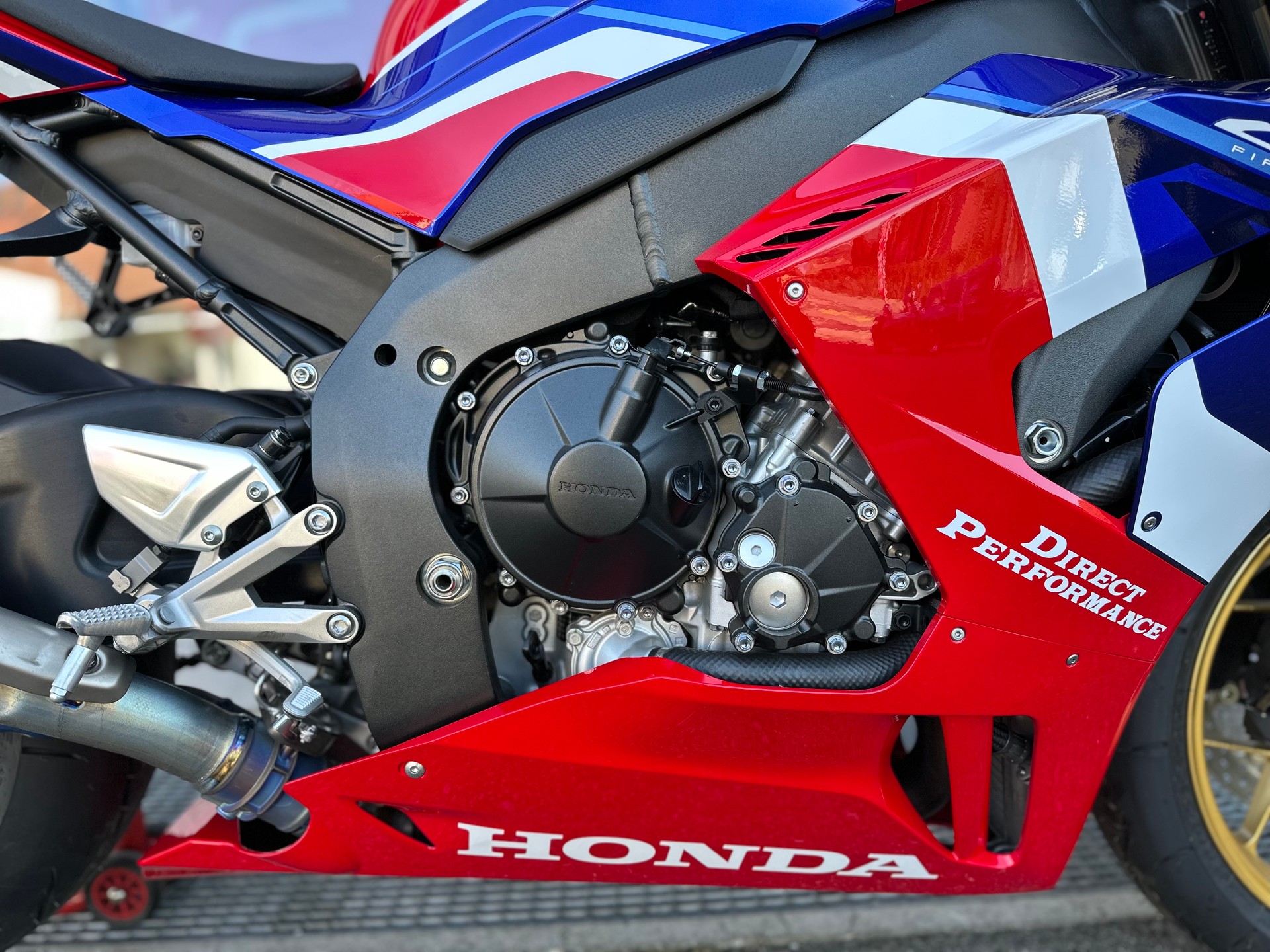 HONDA CBR 1000 RR-R-image-6