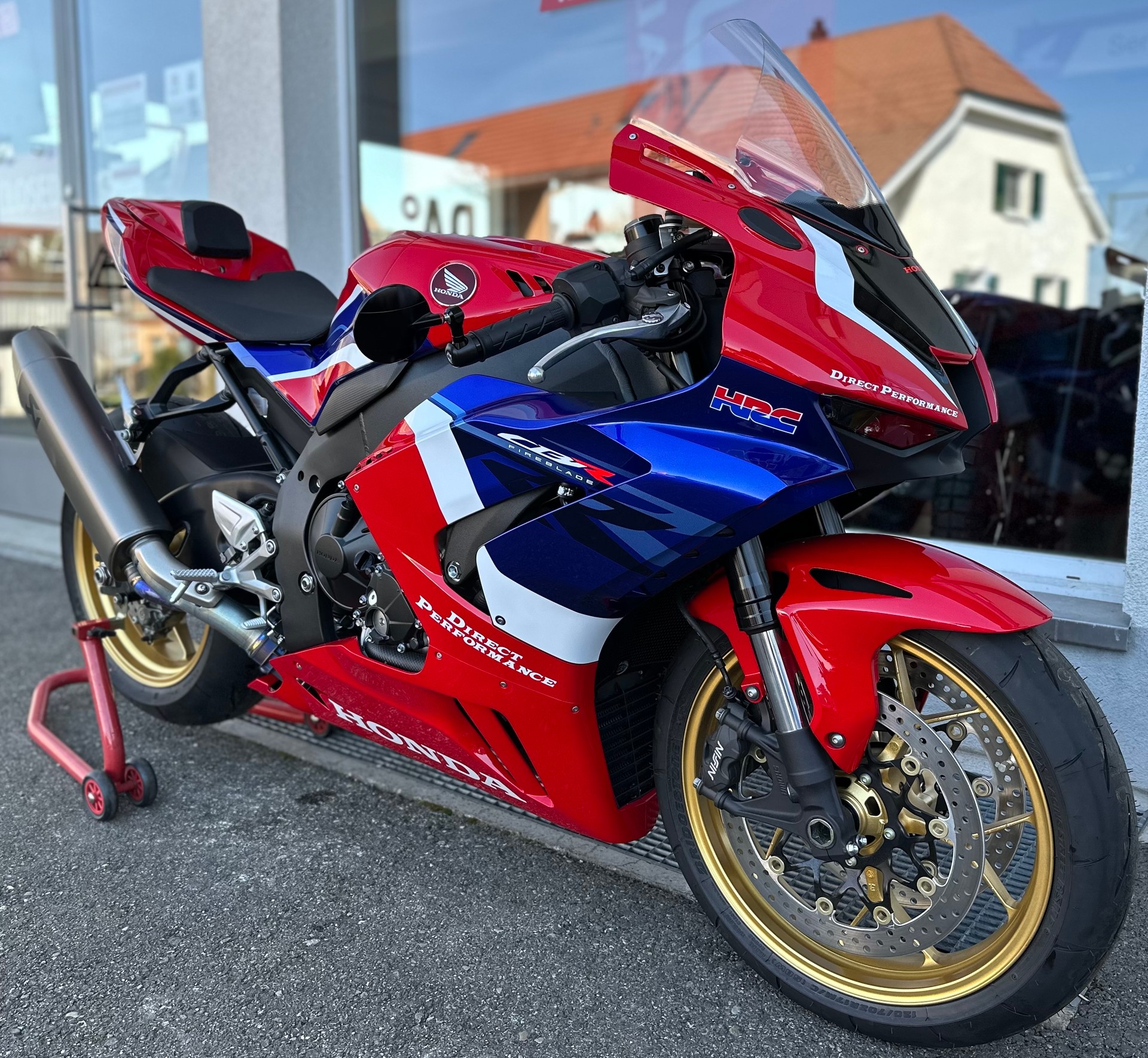 HONDA CBR 1000 RR-R-image-9