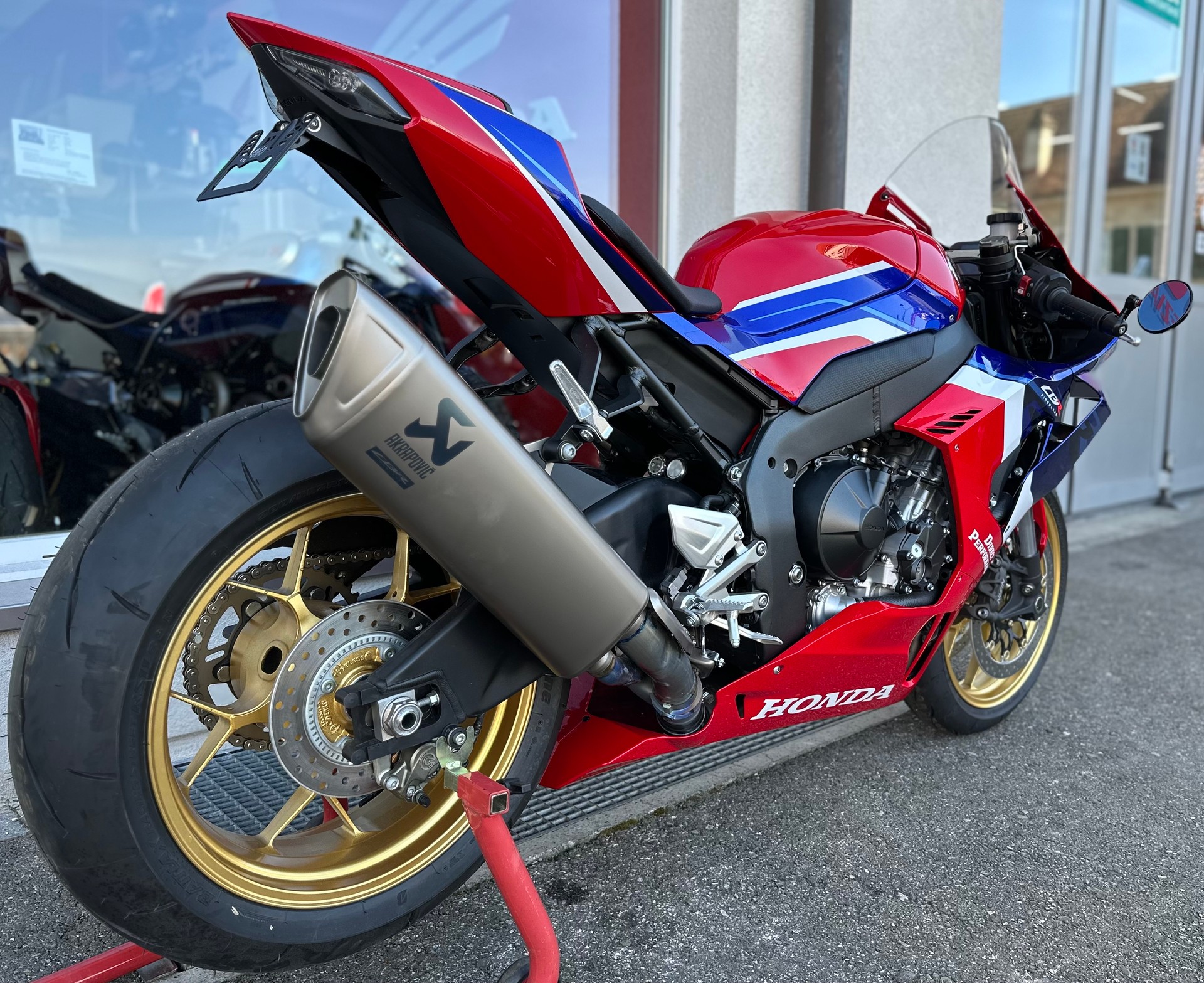 HONDA CBR 1000 RR-R-image-3