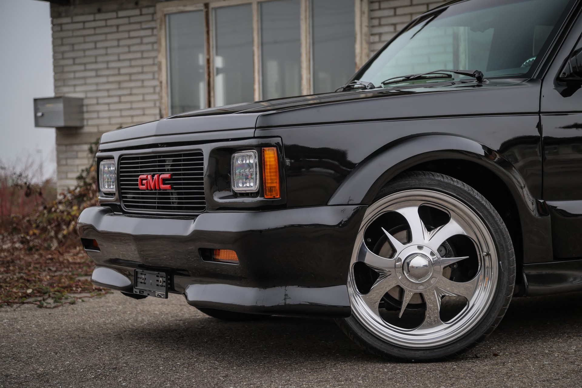 GMC Typhoon-image-1