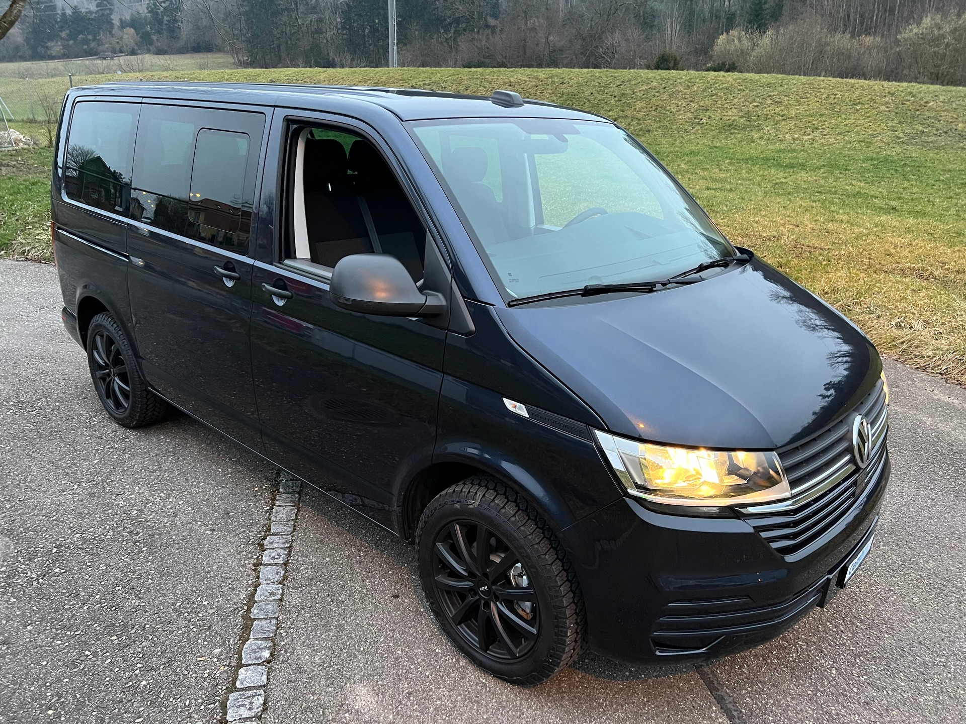 VW VW BUS 9 PLÄTZER AUTOMAT DSG T6.1 2.0 TDI . CH WAGEN. GEPFLEGT. LEASING AB 499.--image-21