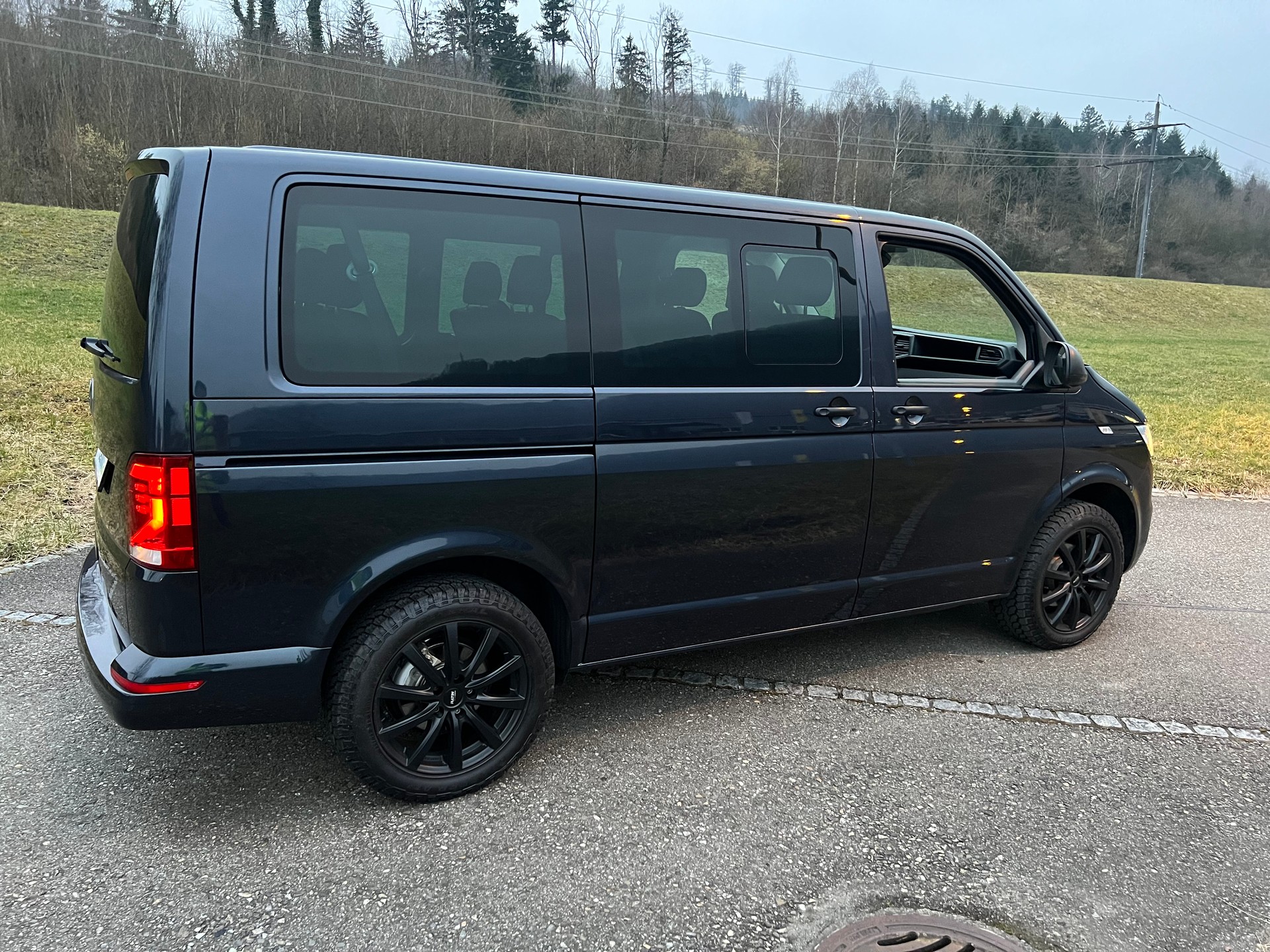 VW VW BUS 9 PLÄTZER AUTOMAT DSG T6.1 2.0 TDI . CH WAGEN. GEPFLEGT. LEASING AB 499.--image-19
