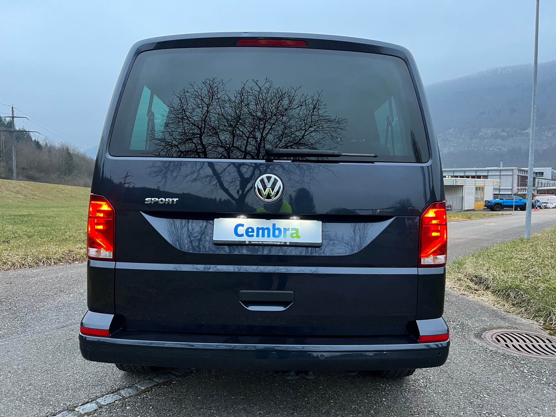 VW VW BUS 9 PLÄTZER AUTOMAT DSG T6.1 2.0 TDI . CH WAGEN. GEPFLEGT. LEASING AB 499.--image-28