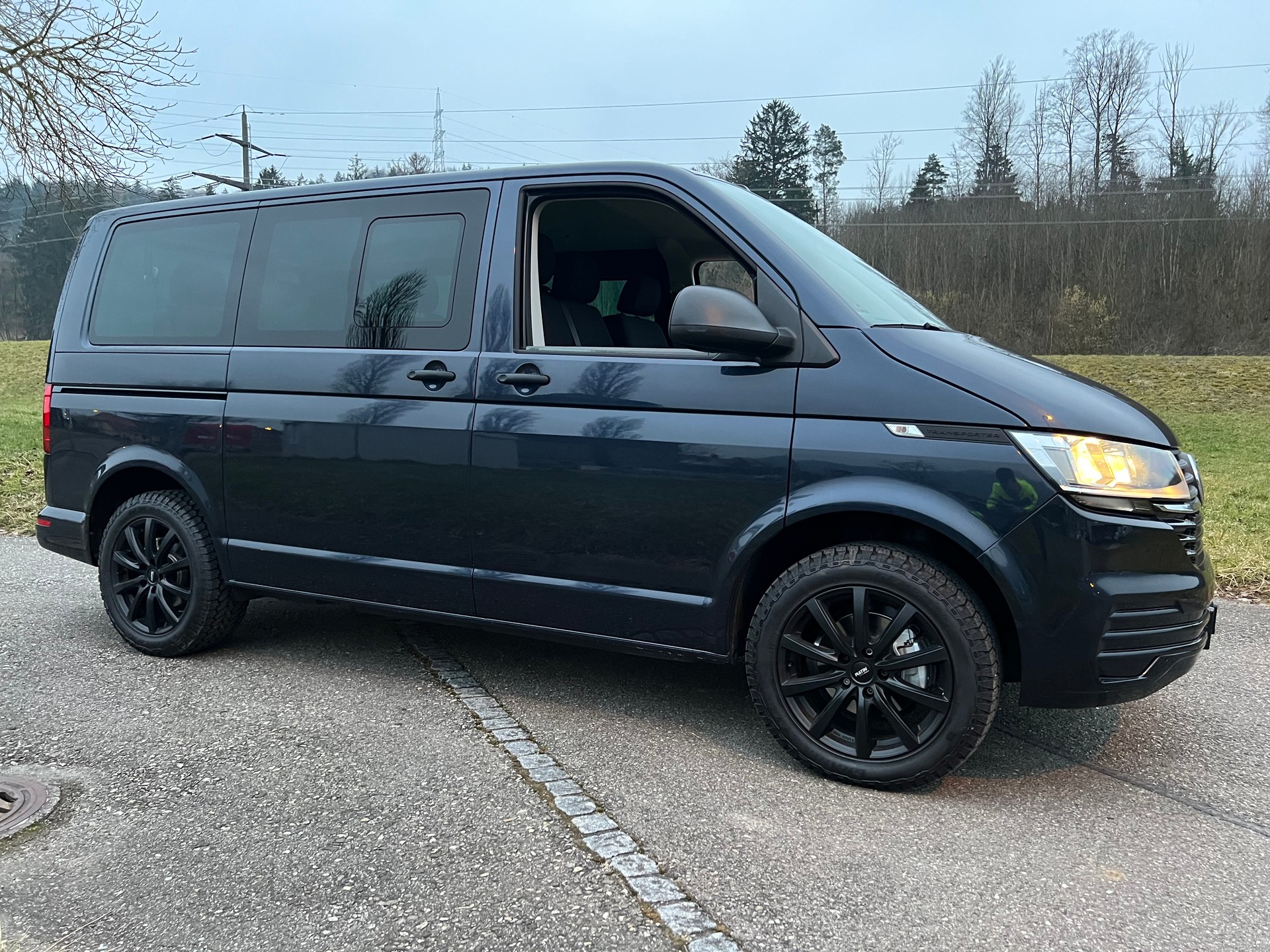 VW VW BUS 9 PLÄTZER AUTOMAT DSG T6.1 2.0 TDI . CH WAGEN. GEPFLEGT. LEASING AB 499.--image-14