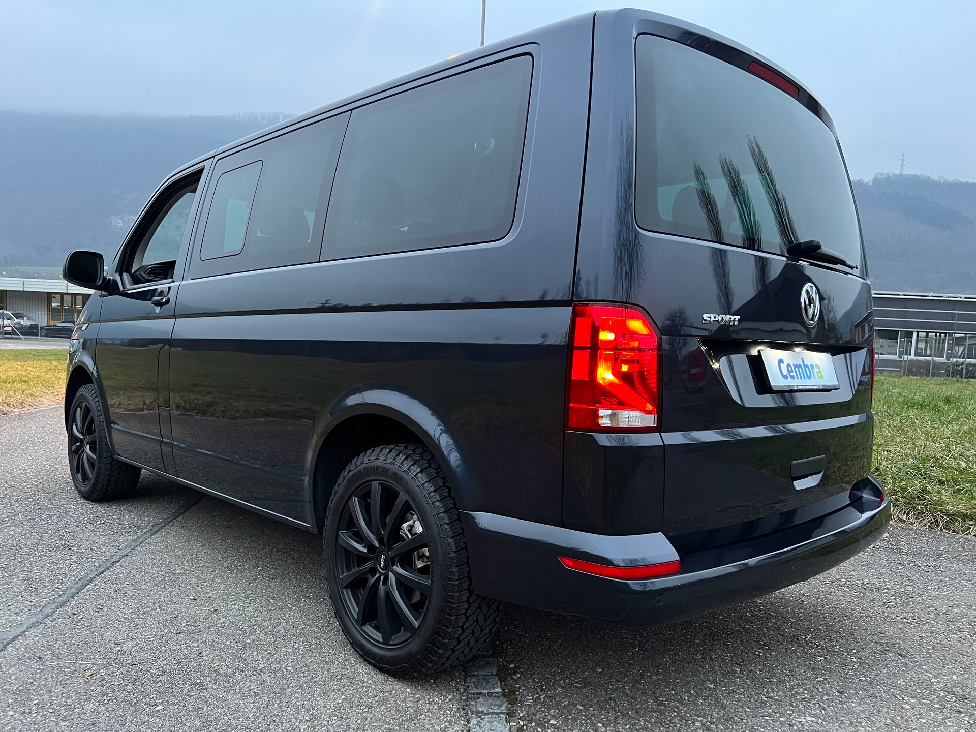 VW VW BUS 9 PLÄTZER AUTOMAT DSG T6.1 2.0 TDI . CH WAGEN. GEPFLEGT. LEASING AB 499.--image-6