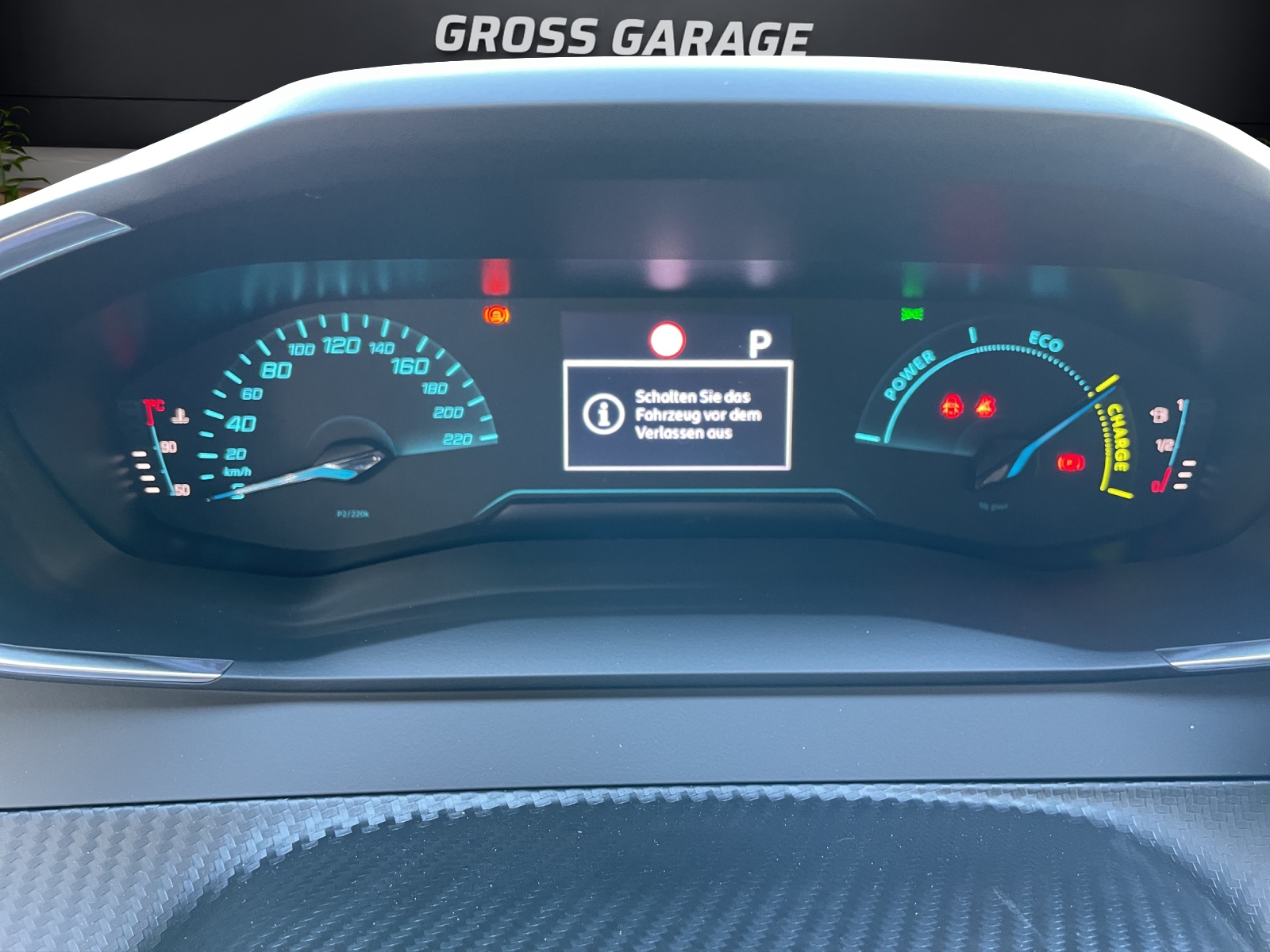 PEUGEOT 2008 NEW 1.2 136 MHEV Style-image-14