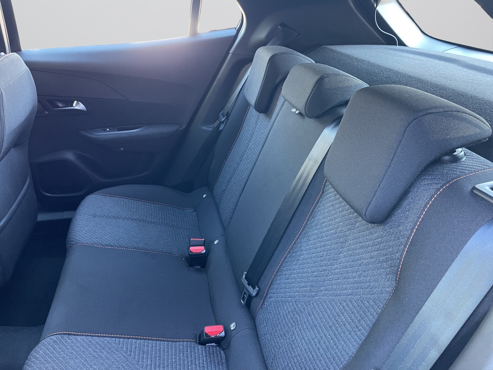 PEUGEOT 2008 NEW 1.2 136 MHEV Style-image-8