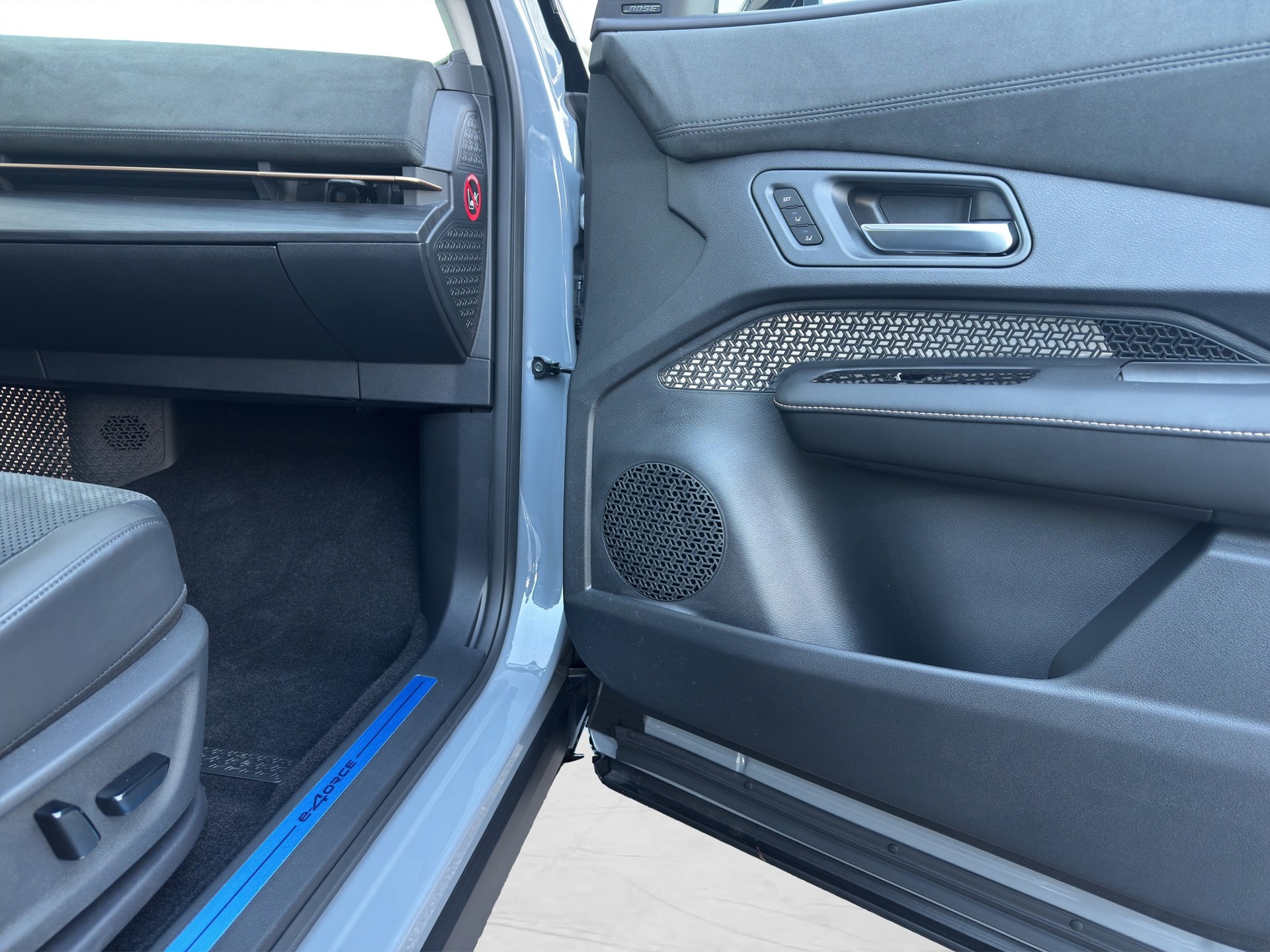 NISSAN Ariya 87 kWh e-4orce Evolve Allrad-image-14