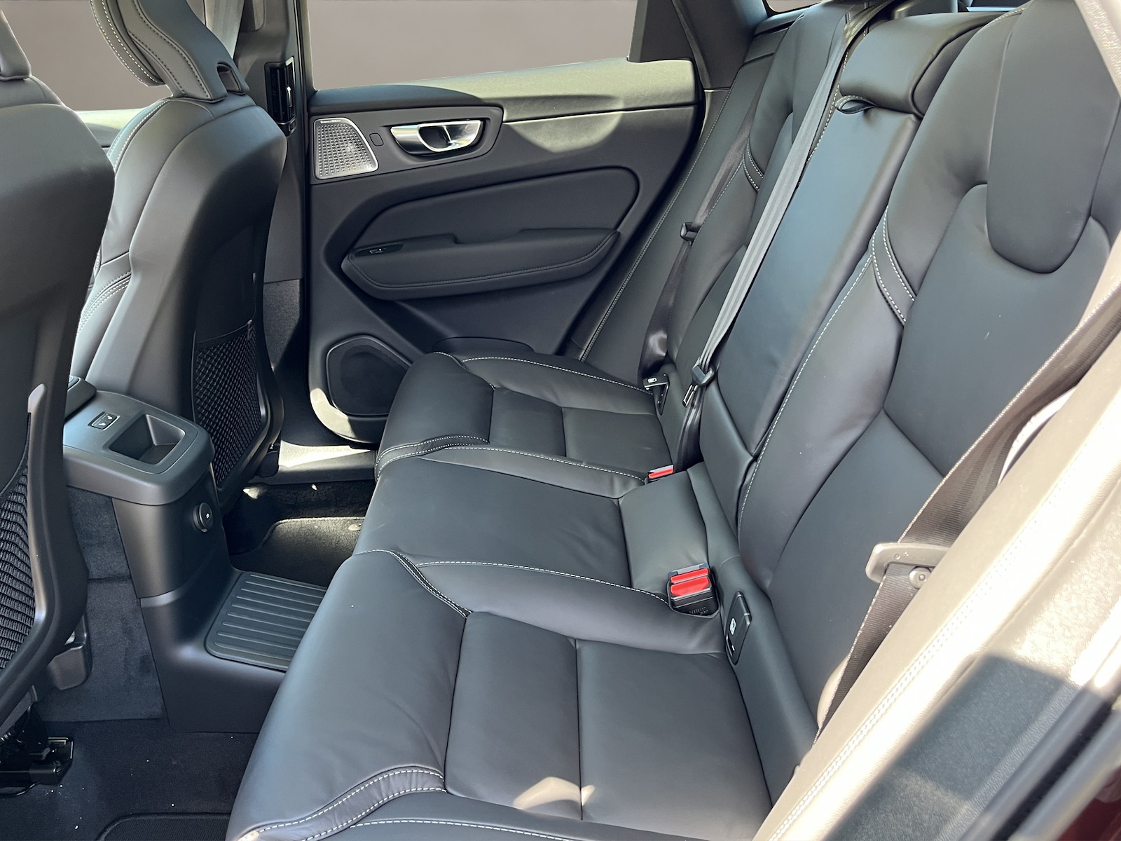VOLVO XC60 2.0 T8 TE Ultra Bright eAWD-image-9