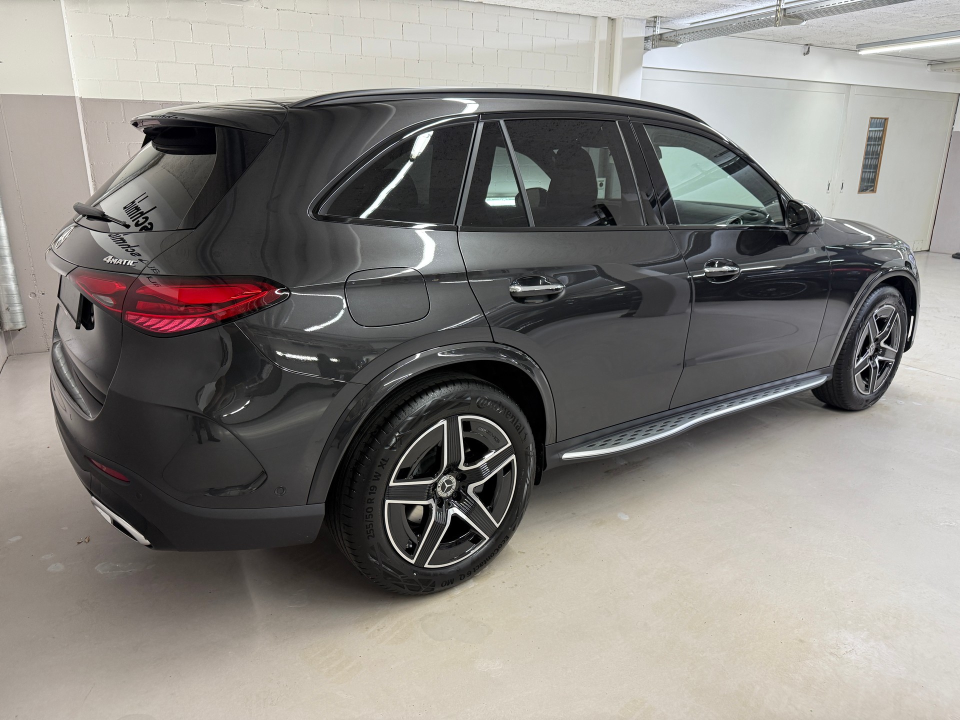MERCEDES-BENZ GLC 200 4MATIC-showroom-element-3