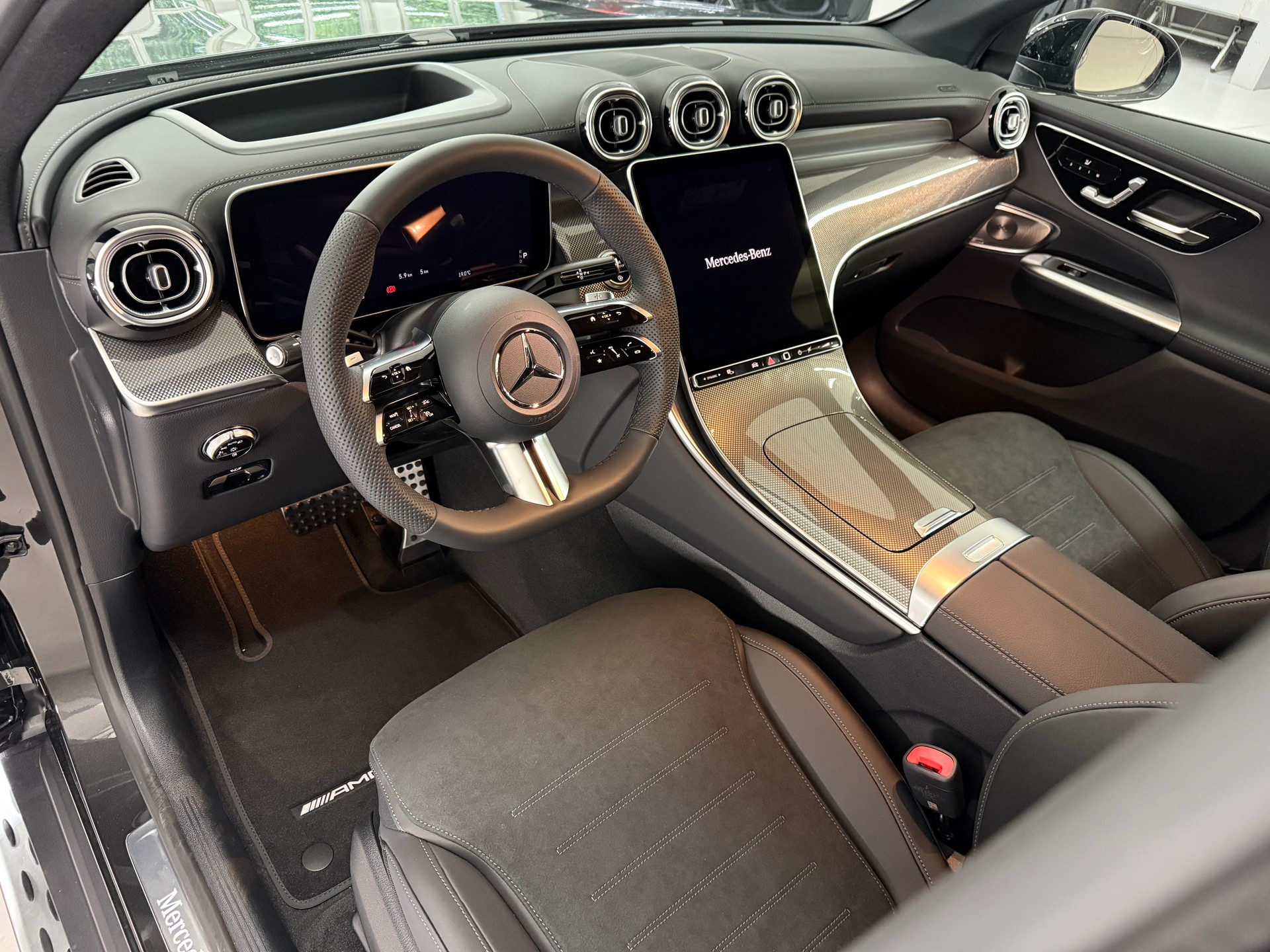 MERCEDES-BENZ GLC 200 4MATIC-image-5
