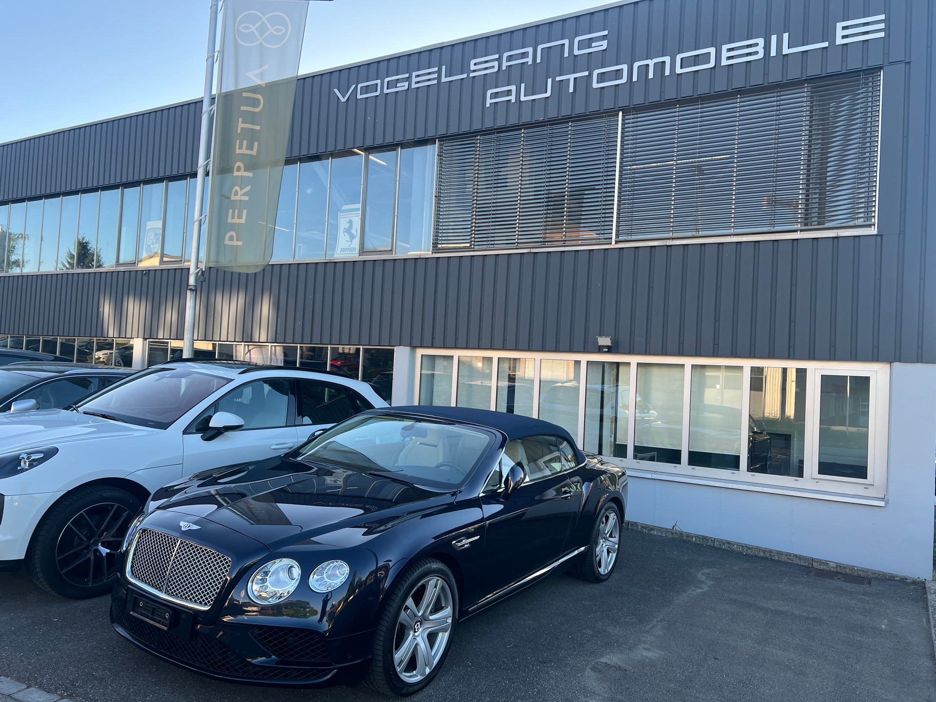 BENTLEY Continental GTC 4.0 V8 / Facelift ab 09/2015-image-3