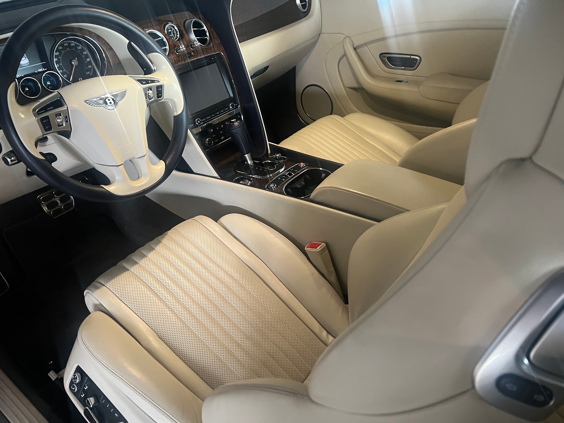 BENTLEY Continental GTC 4.0 V8 / Facelift ab 09/2015-image-4