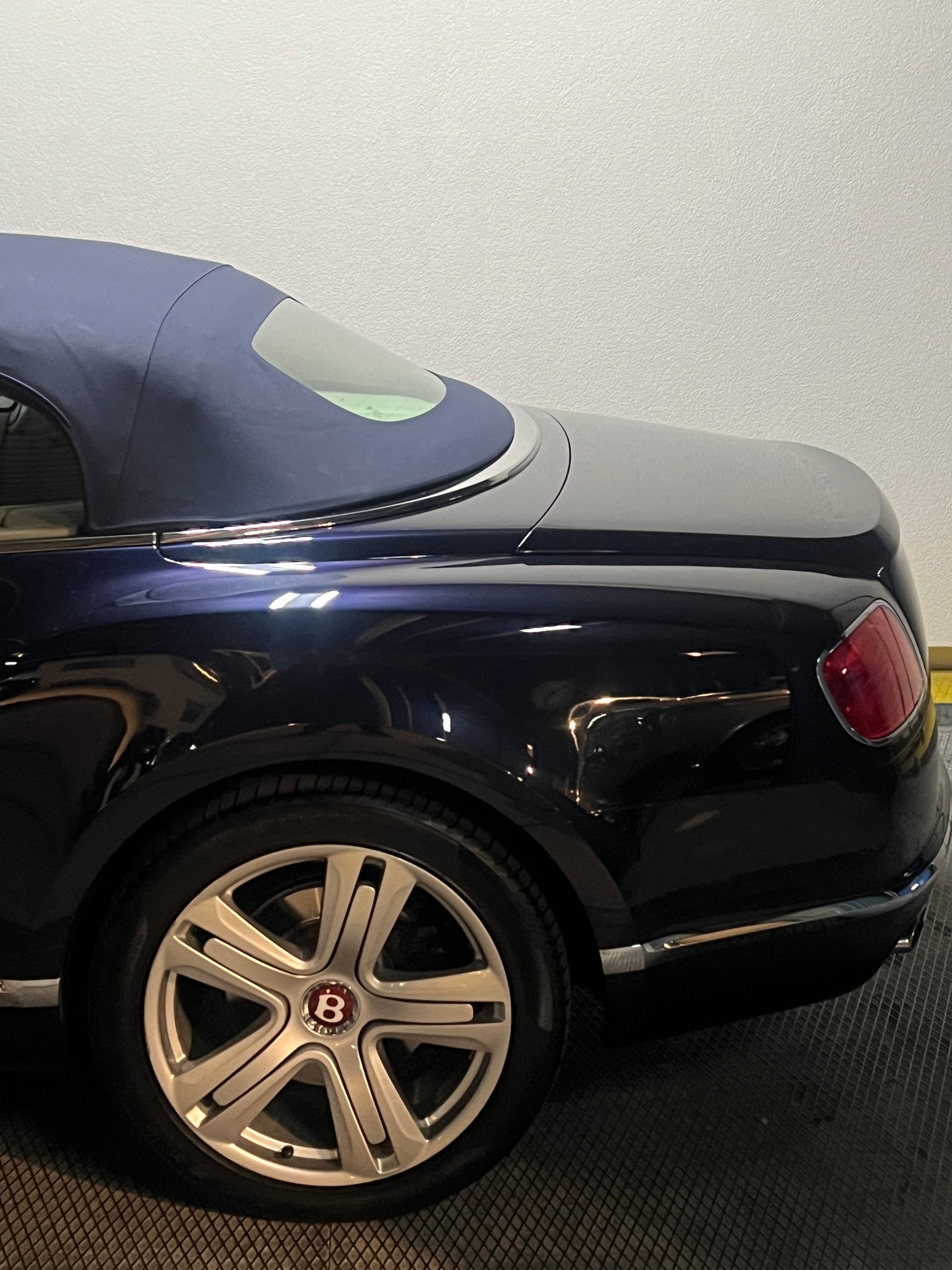 BENTLEY Continental GTC 4.0 V8 / Facelift ab 09/2015-image-3