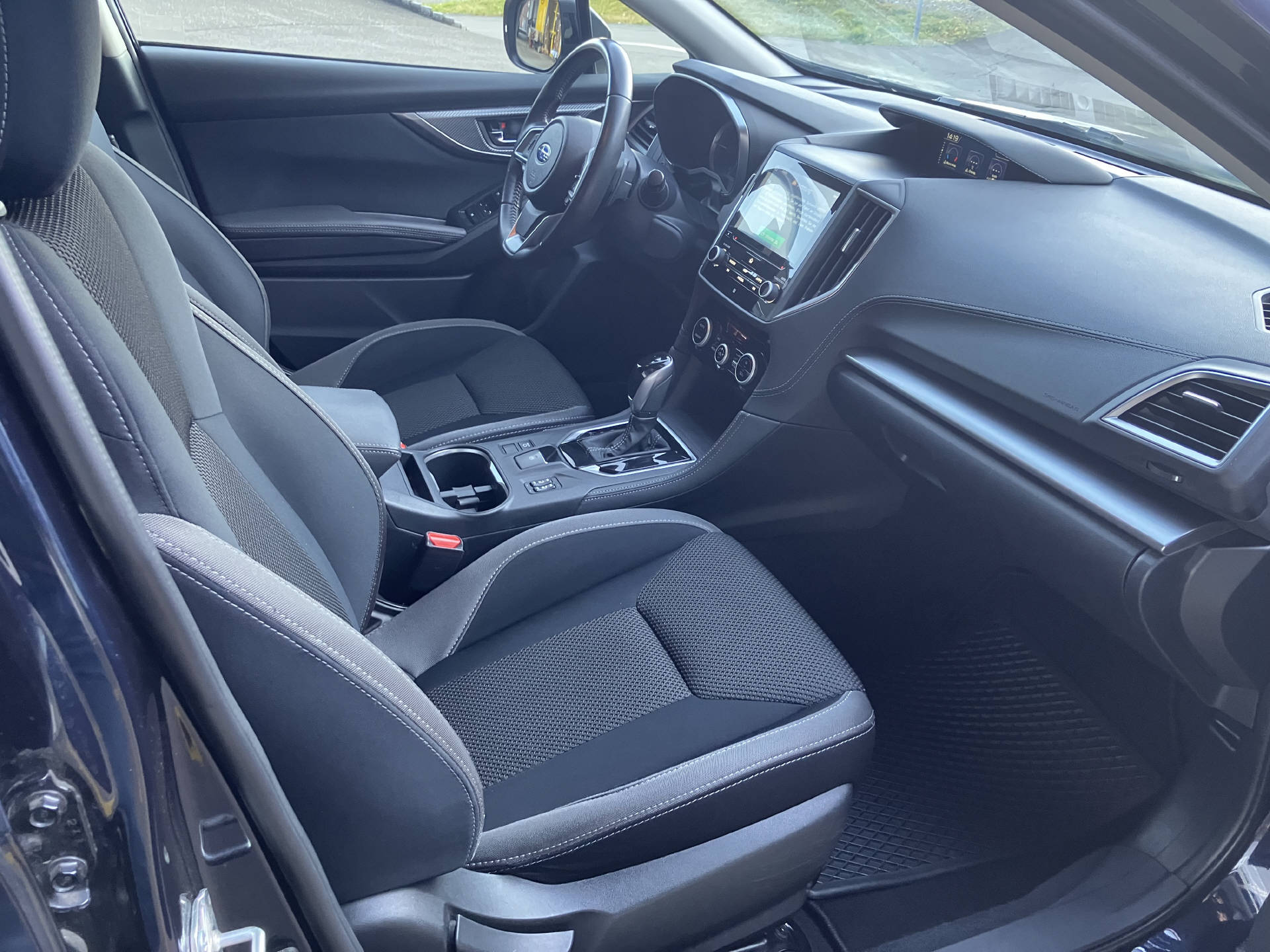SUBARU Impreza 2.0i e-Boxer Swiss Plus AWD CVT-image-2