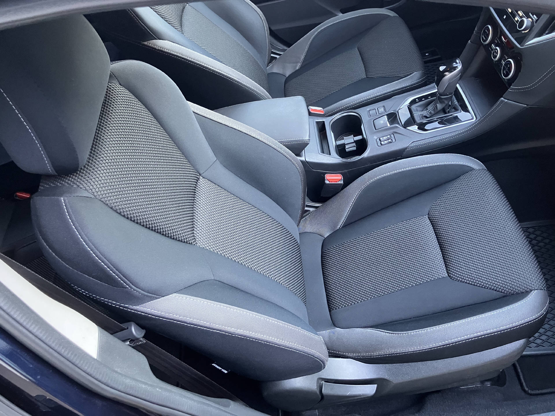 SUBARU Impreza 2.0i e-Boxer Swiss Plus AWD CVT-image-4