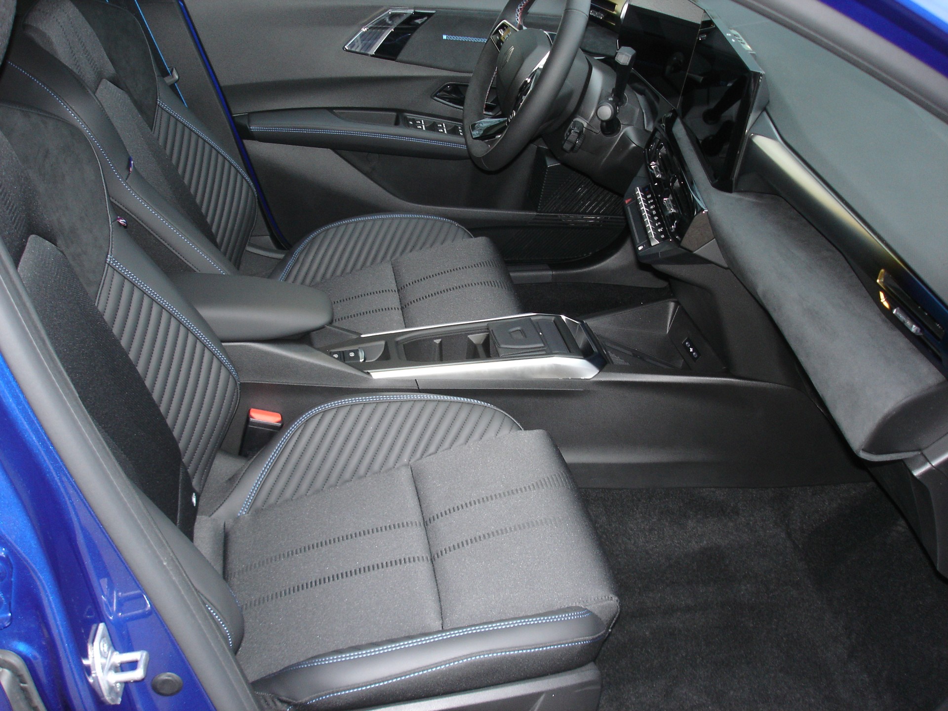 RENAULT Clio 1.8 E-Tech Esprit Alpine-image-9