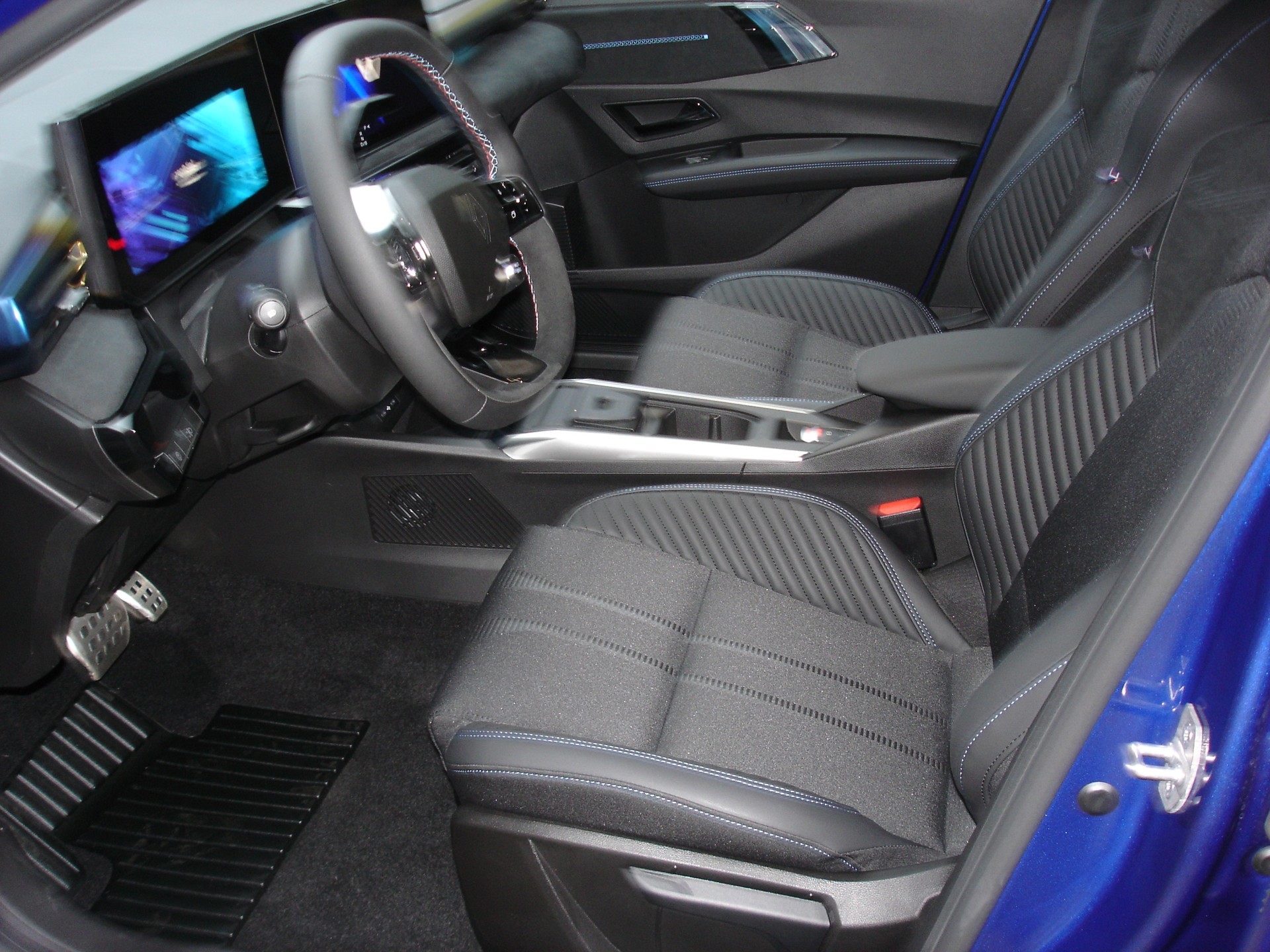 RENAULT Clio 1.8 E-Tech Esprit Alpine-image-11